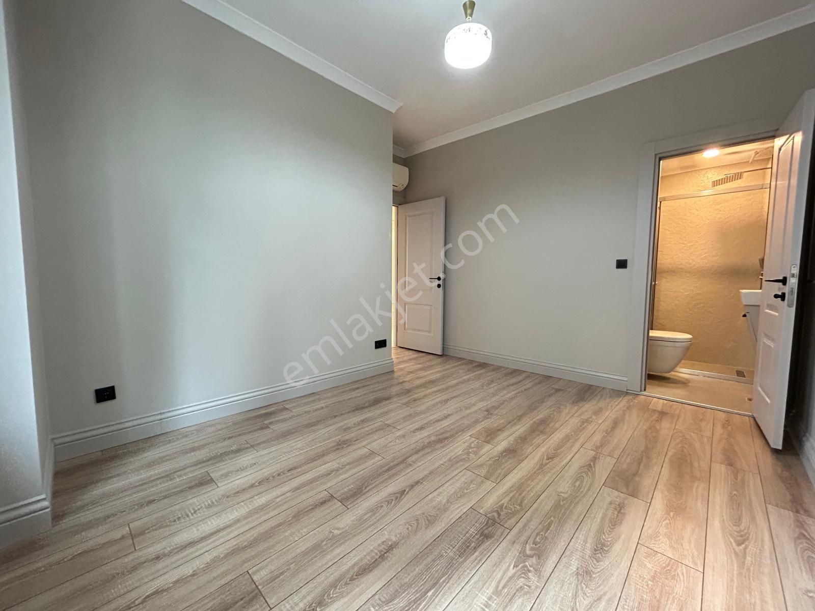 Suadiye Sahilde Havuzlu Site Özellikli Lüks Bina'da Net 80m2 - Görsel 11