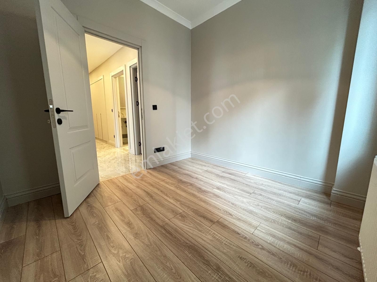 Suadiye Sahilde Havuzlu Site Özellikli Lüks Bina'da Net 80m2 - Görsel 18