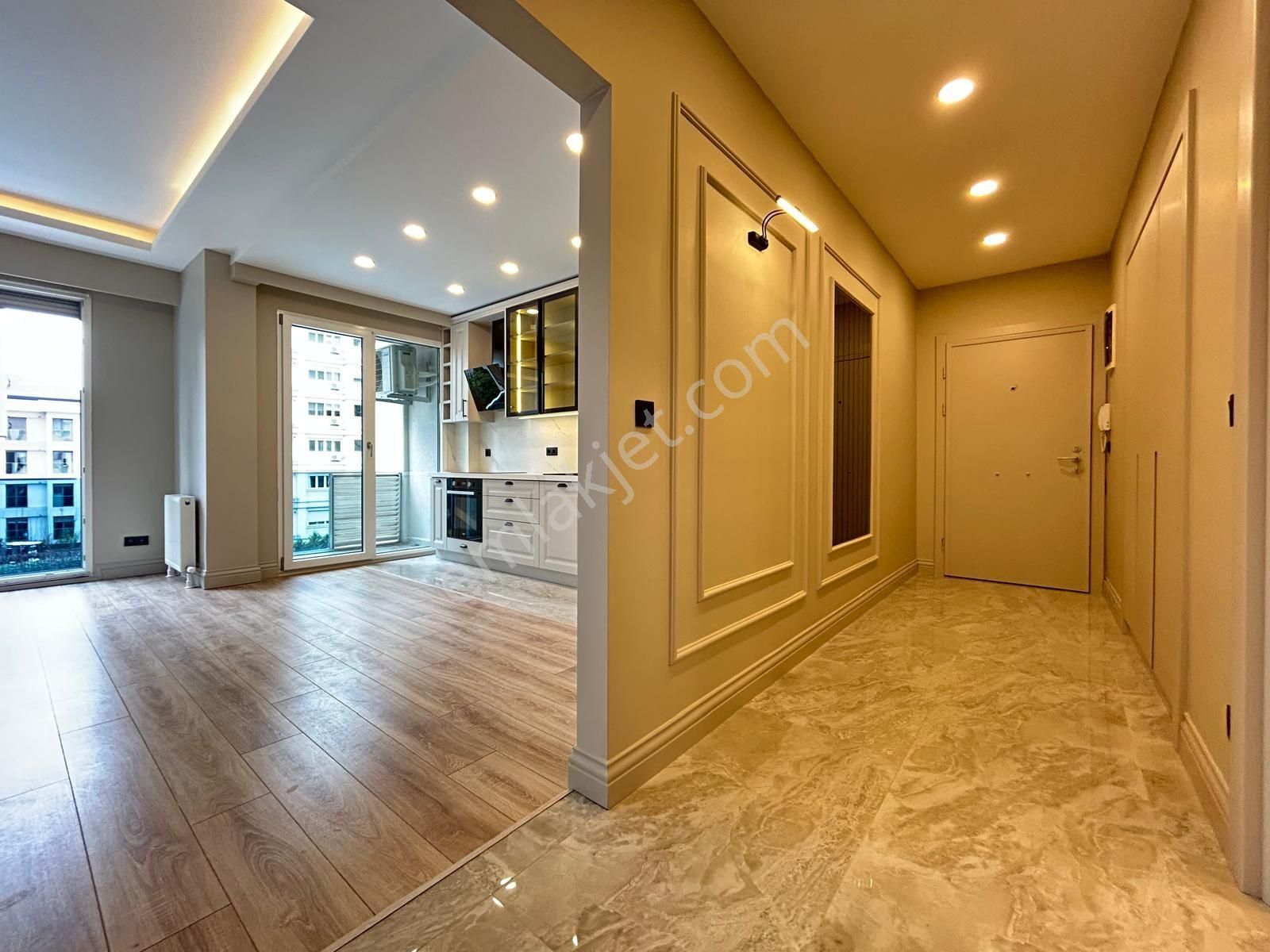 Suadiye Sahilde Havuzlu Site Özellikli Lüks Bina'da Net 80m2 - Görsel 15