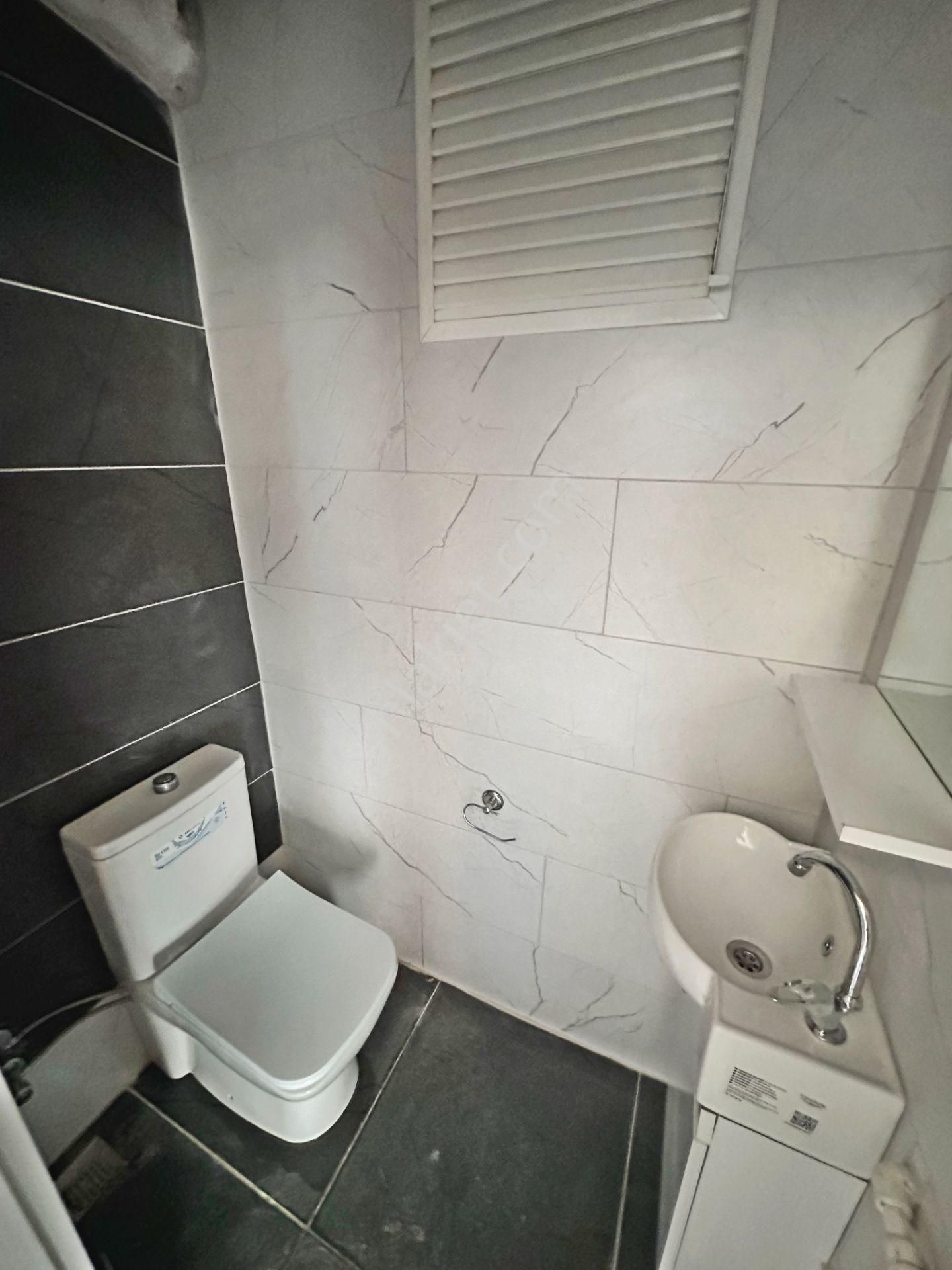 Cebeci Şehitlik Yakınında Ara Katta Ön Cephede Yapılı 3+1 Kiralık Daire - Görsel 21