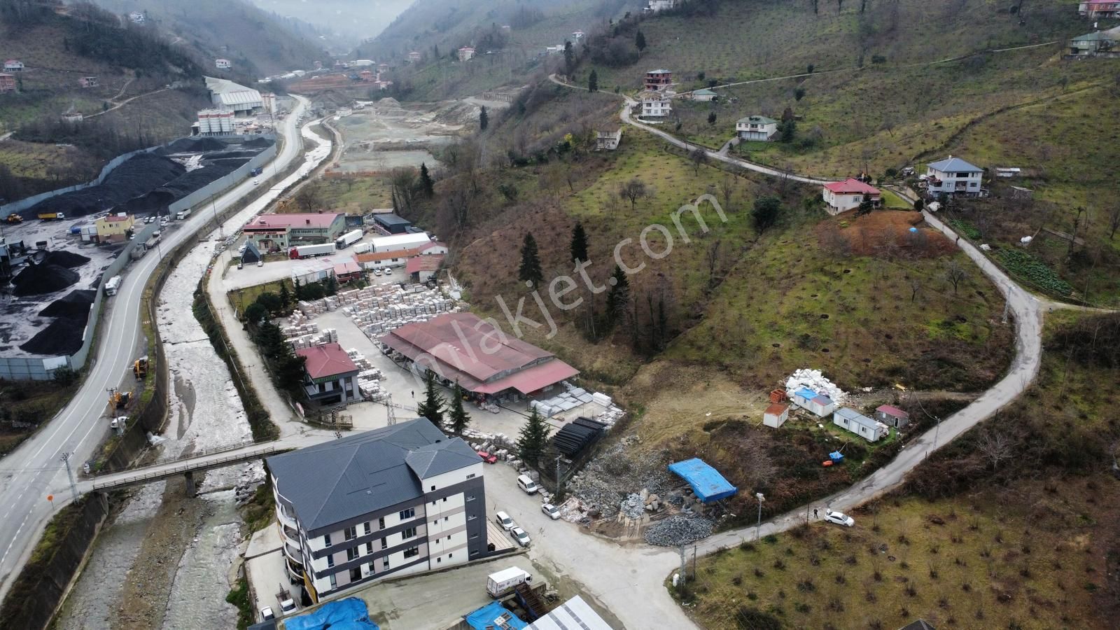 Trabzon Yomrada Satılık Ticari Ve Konut İmarlı Arsa
