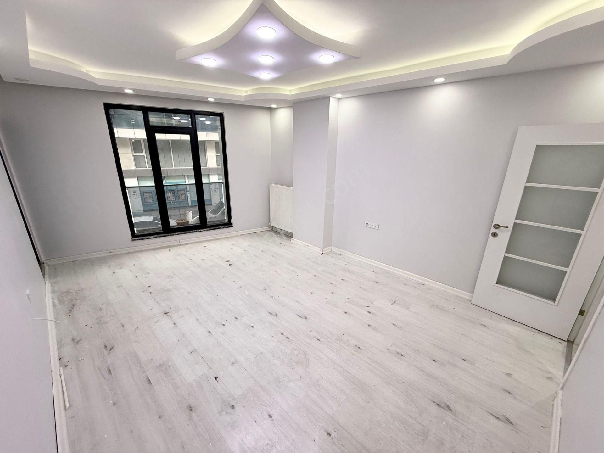Uğurmumcu Mah Cadde Üzeri 2+1 100m2 1.kat Daire