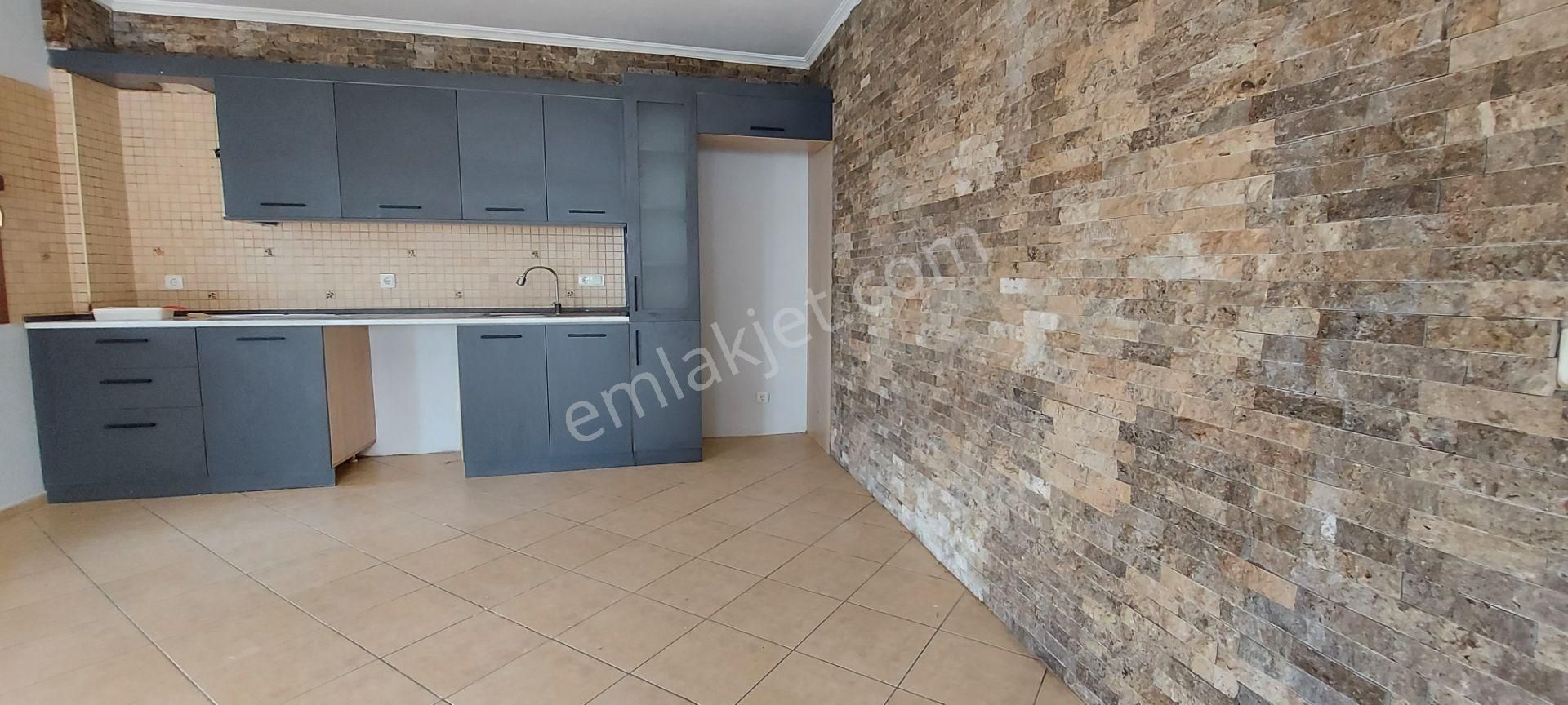 Eskiçeşme Mahallesi'nde Havuzlu Site İçerisinde 3+1 Ferah Daire - Görsel 3