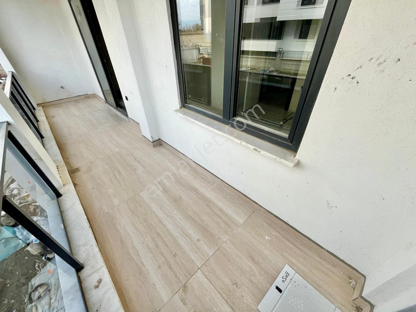 Gümüşden Altınkumda Yerden Isıtmalı Ultra Lüks Tasarım 1+1 Daire - Görsel 15