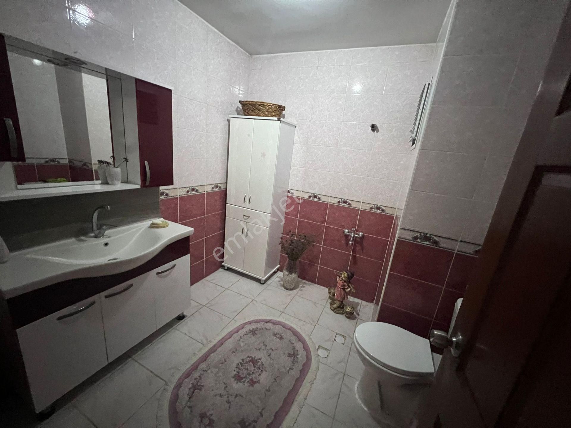 Bilgen Vatan'dan Aktepe'de Cadde Üzeri Orta Kat Ebeveyn Banyolu Güney Cephe Satılık 3+1 Daire - Görsel 23