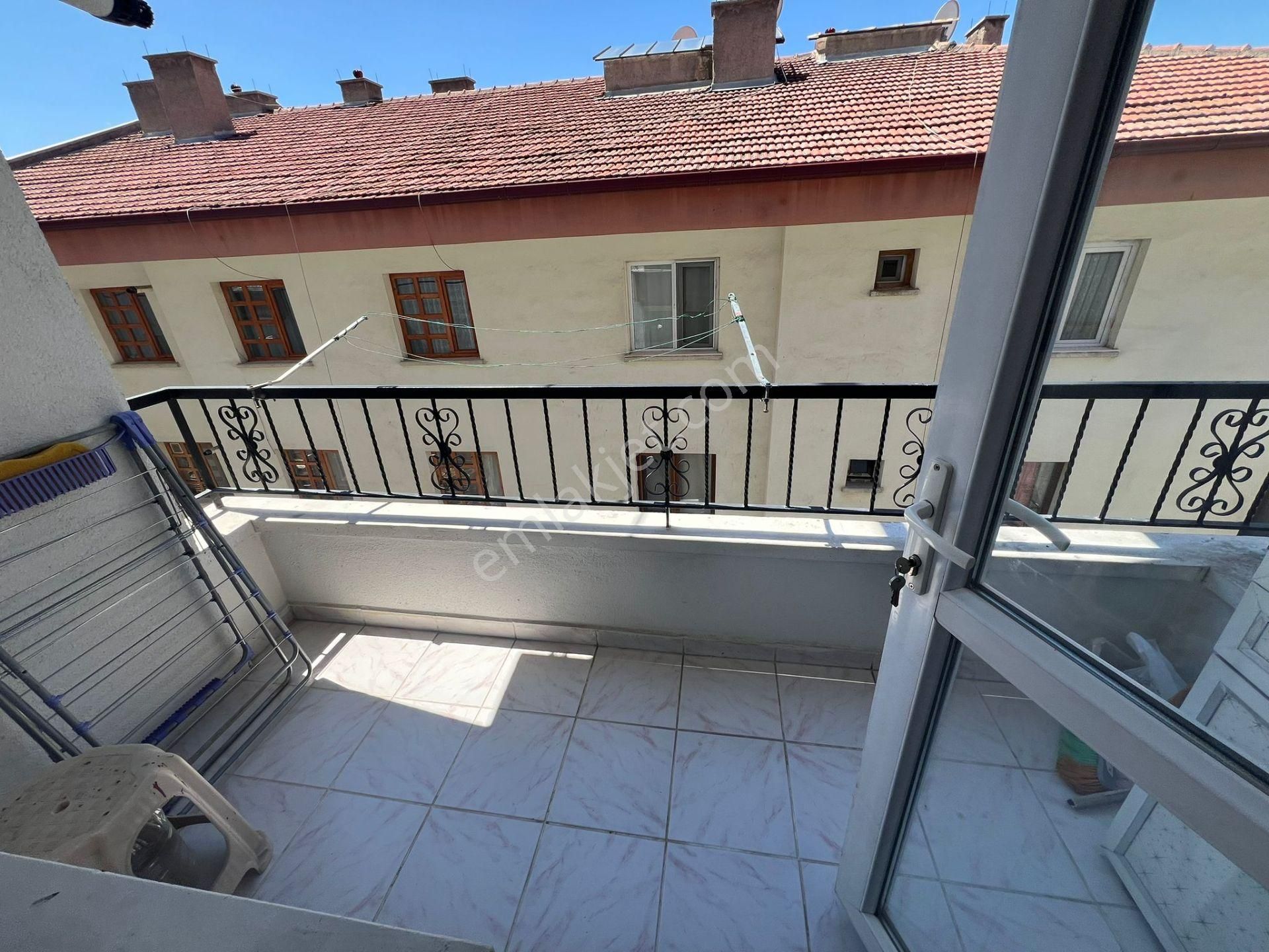 Bilgen Vatan'dan Aktepe'de Cadde Üzeri Orta Kat Ebeveyn Banyolu Güney Cephe Satılık 3+1 Daire - Görsel 11