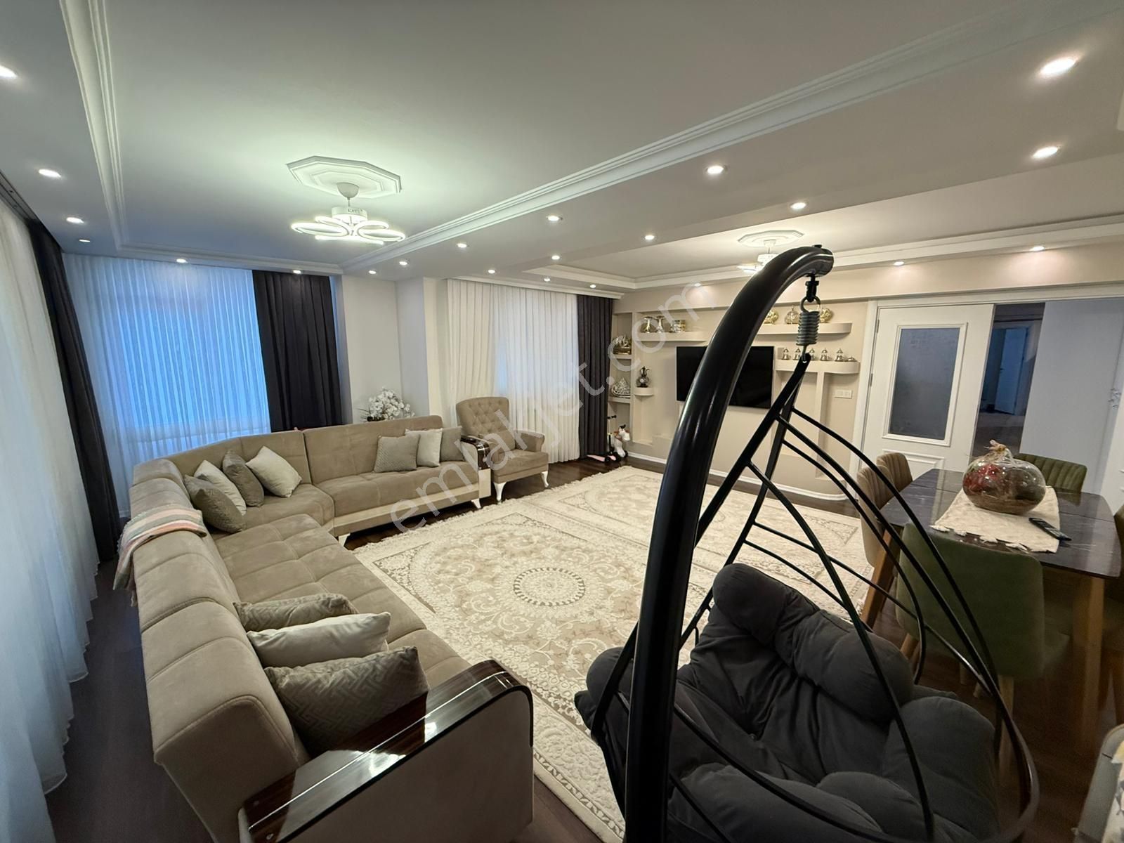 Bağcılar Sancaktepe Mah 5 Yıllık 3+1 170m2 1.kat Satılık Daire - Görsel 2