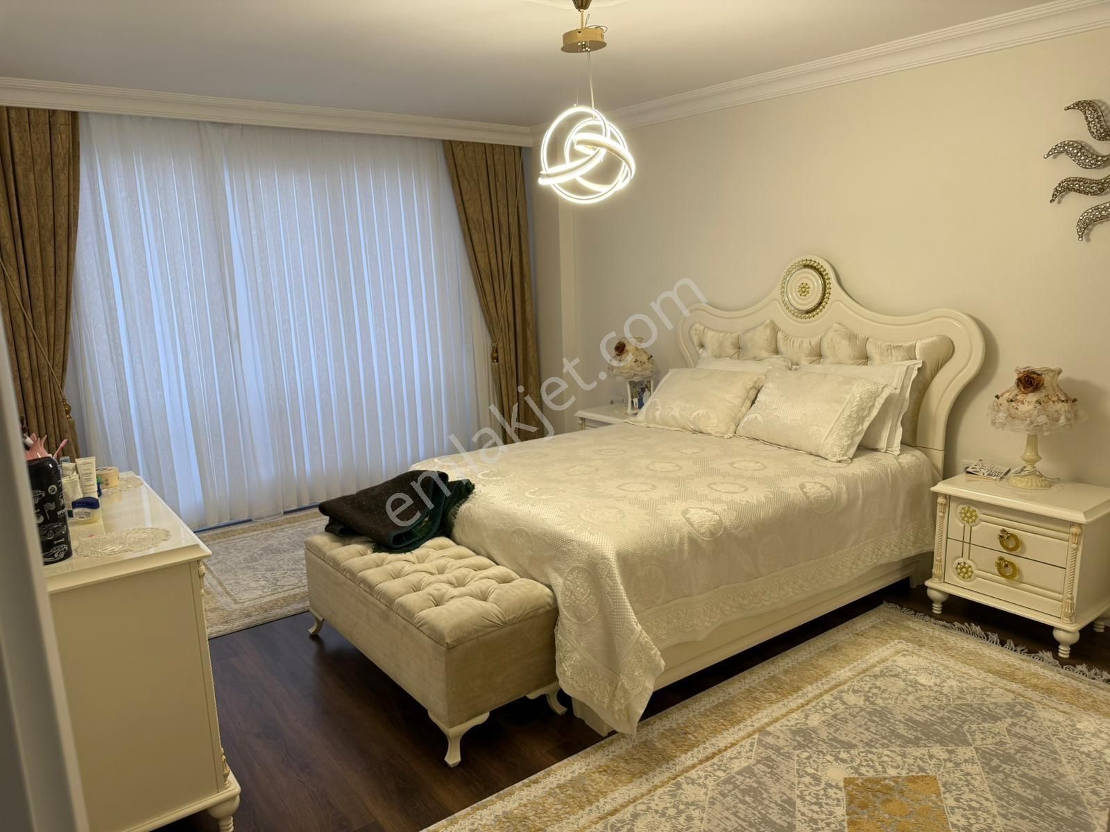 Bağcılar Sancaktepe Mah 5 Yıllık 3+1 170m2 1.kat Satılık Daire - Görsel 4