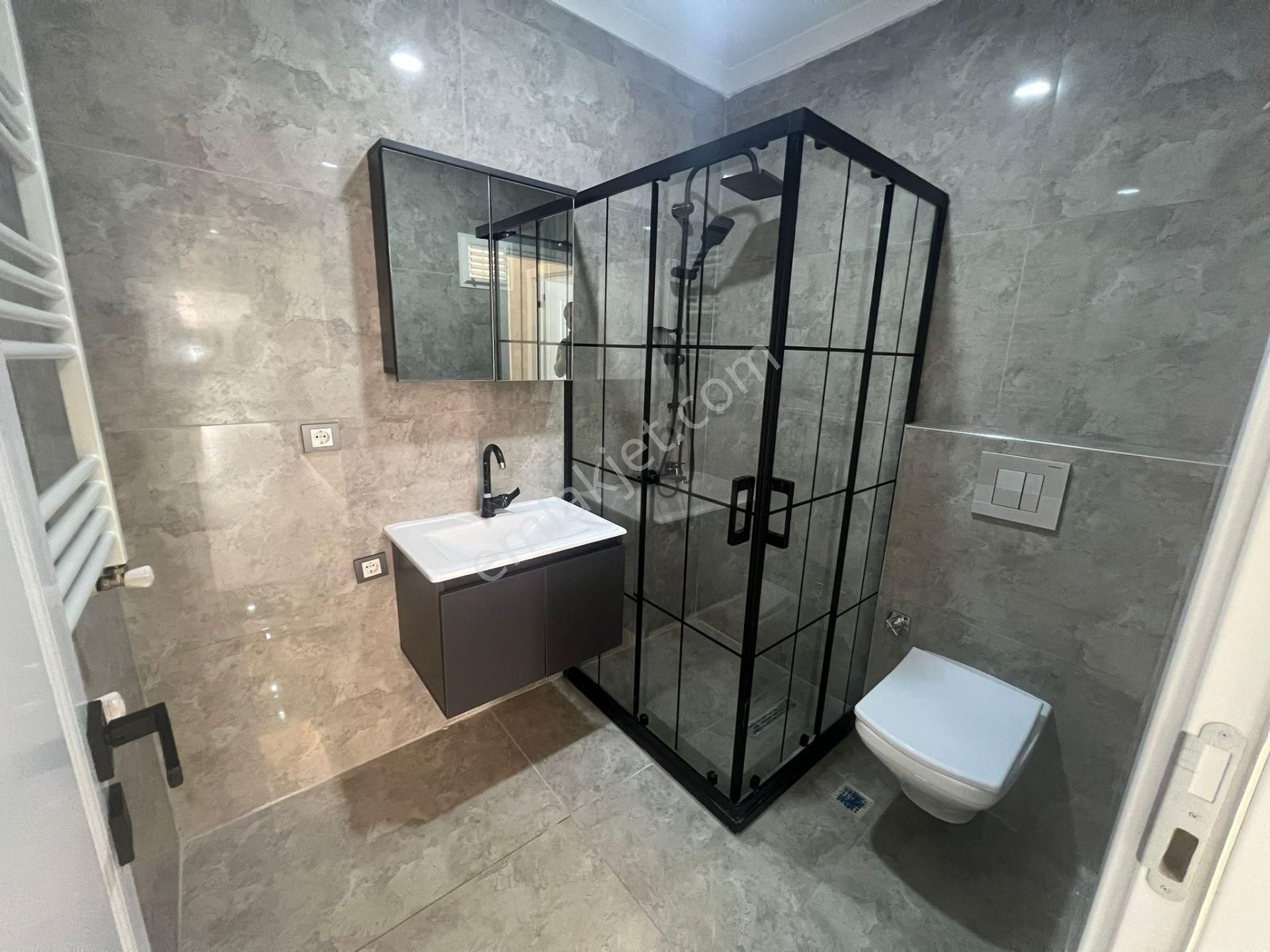 Bilgen Vatan'dan Fatih Caddesi Yakını 3. Kat Megalüks Yapılı Masrafsız Bağımsız Salon 3+1 Satılık - Görsel 18