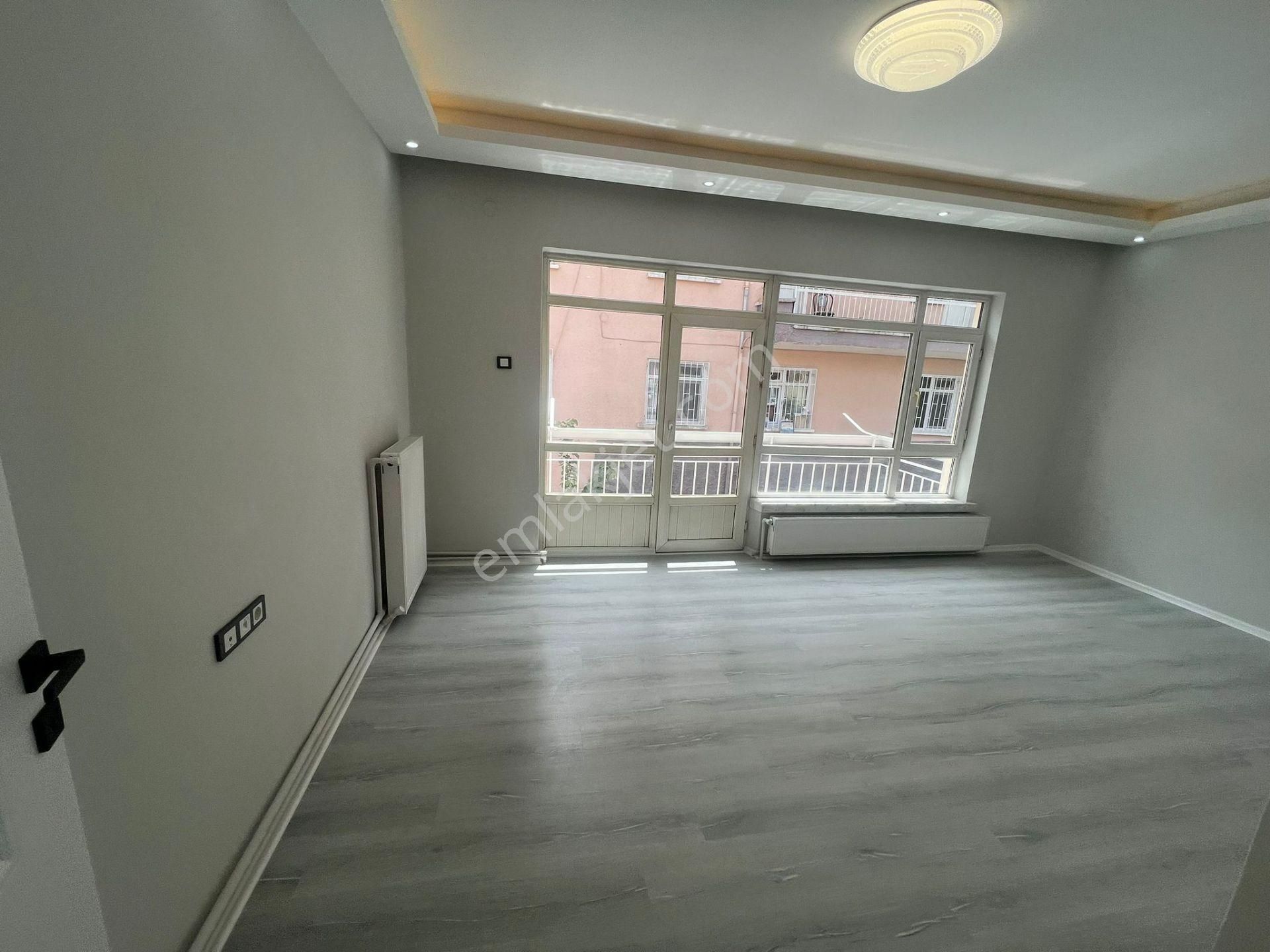 Bilgen Vatan'dan Fatih Caddesi Yakını 3. Kat Megalüks Yapılı Masrafsız Bağımsız Salon 3+1 Satılık - Görsel 5