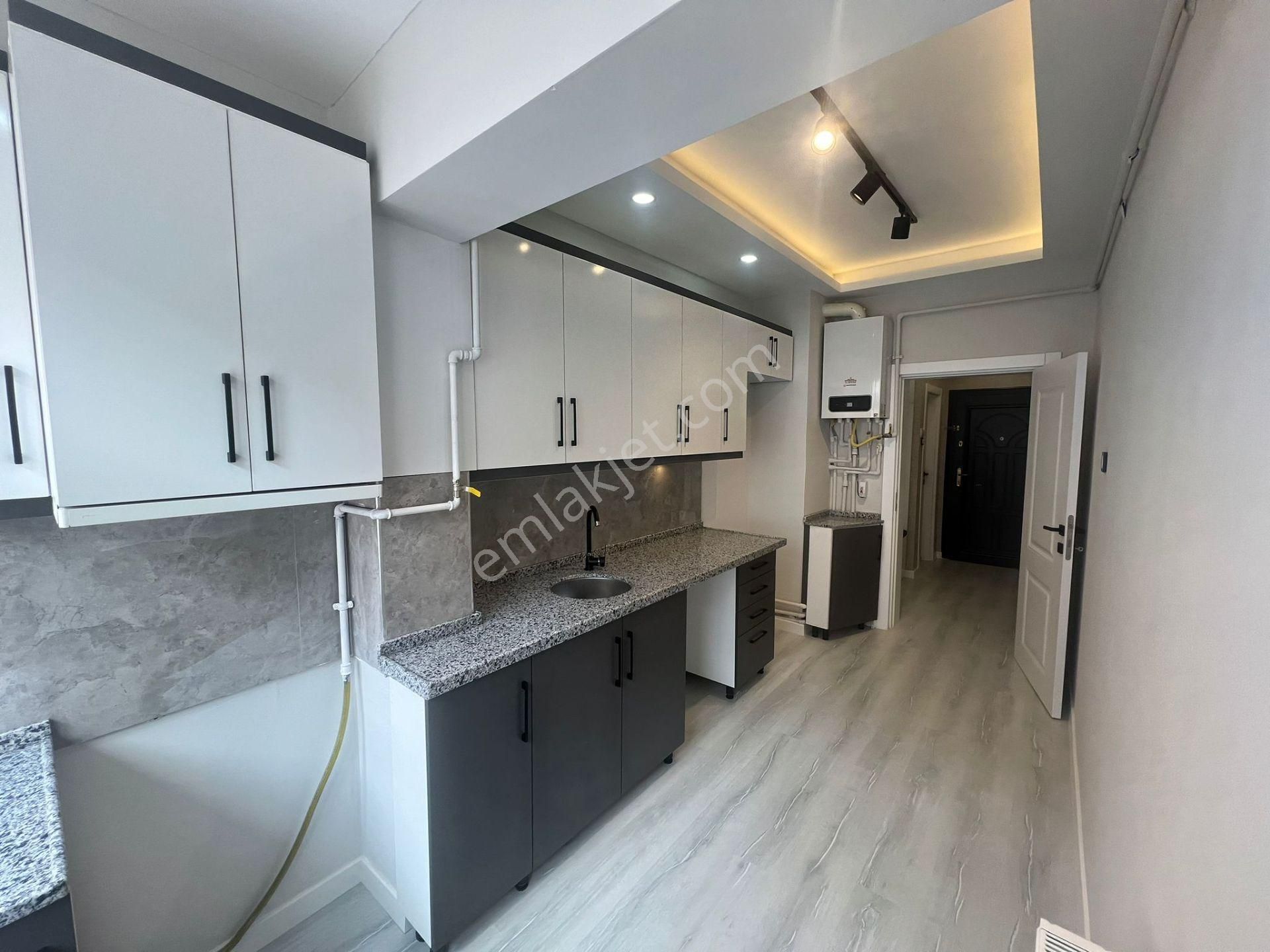 Bilgen Vatan'dan Fatih Caddesi Yakını 3. Kat Megalüks Yapılı Masrafsız Bağımsız Salon 3+1 Satılık - Görsel 4