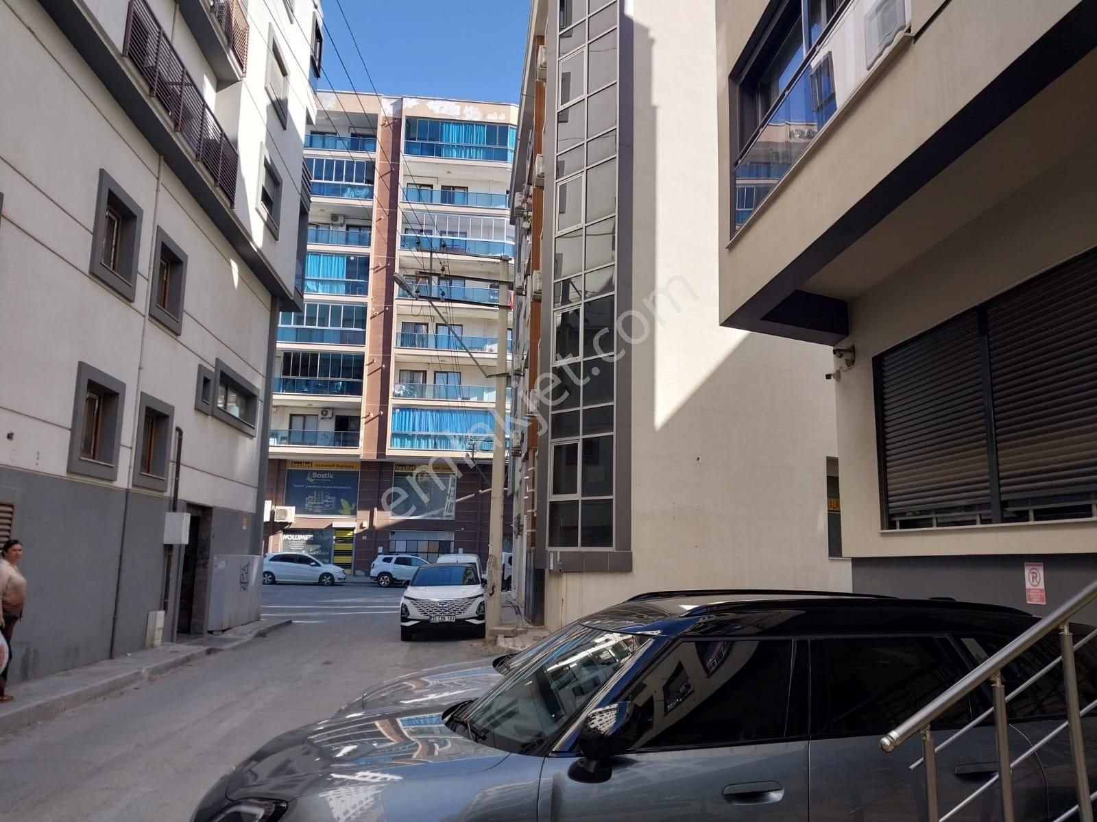 Karşıyaka Anadolu Caddesi Arka Sokağında Satılık 1+1 Daire - Görsel 23