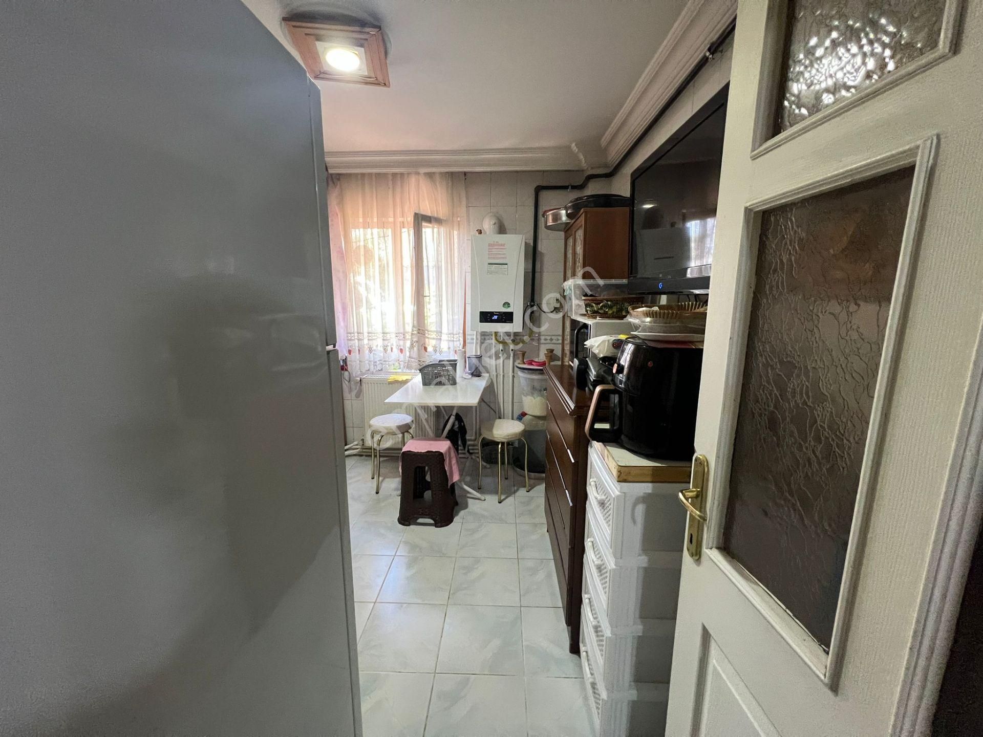 Bilgen Vatan'dan Adnan Menderes Dutluuk Metro Yaknıı Giriş Kat Ön Cephe 3+1 Satılık Daire - Görsel 2