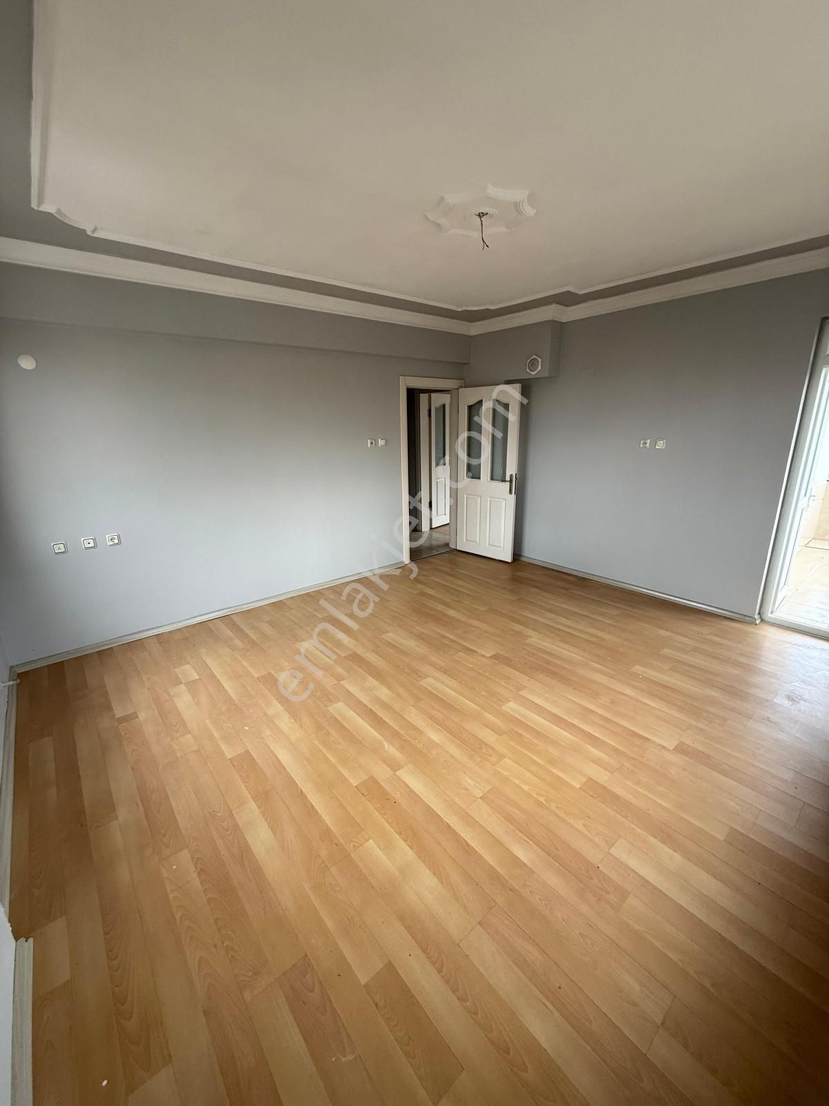 Altınbaş Emlak'tan Yeniceköyde Satılık Geniş 3+1 Daire - Görsel 3