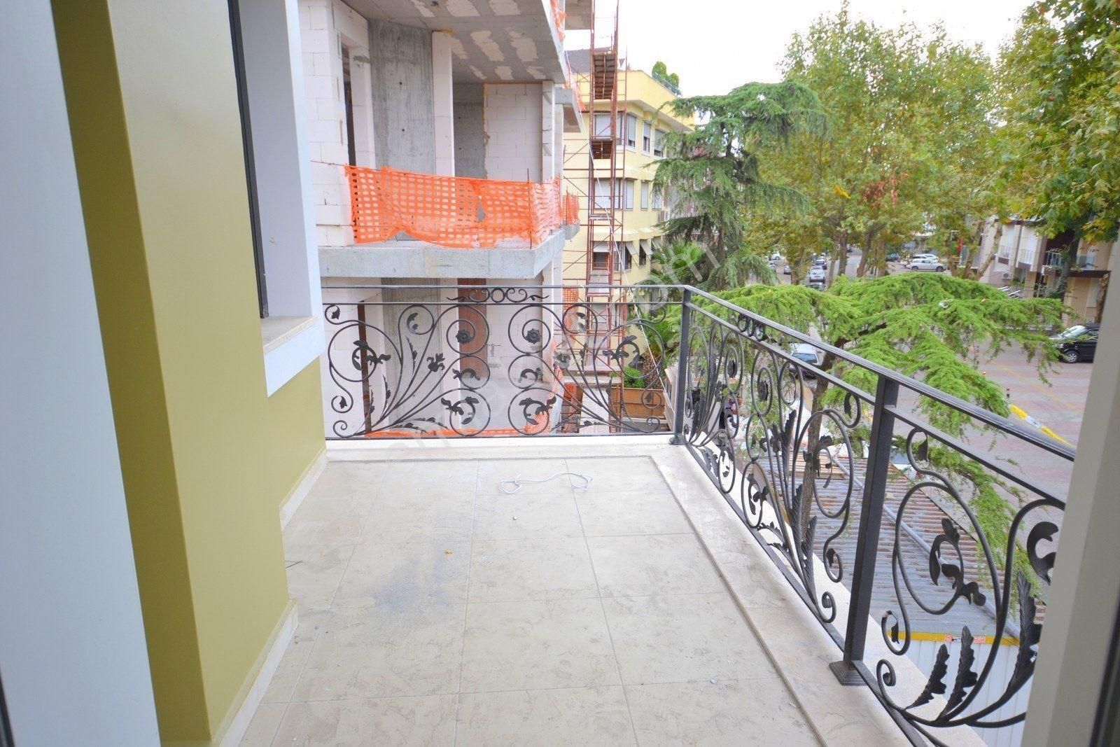 Yeşilyurt Ekin Sokak 4+1 180 M2 Satılık Arakat Satılık Daire - Görsel 2