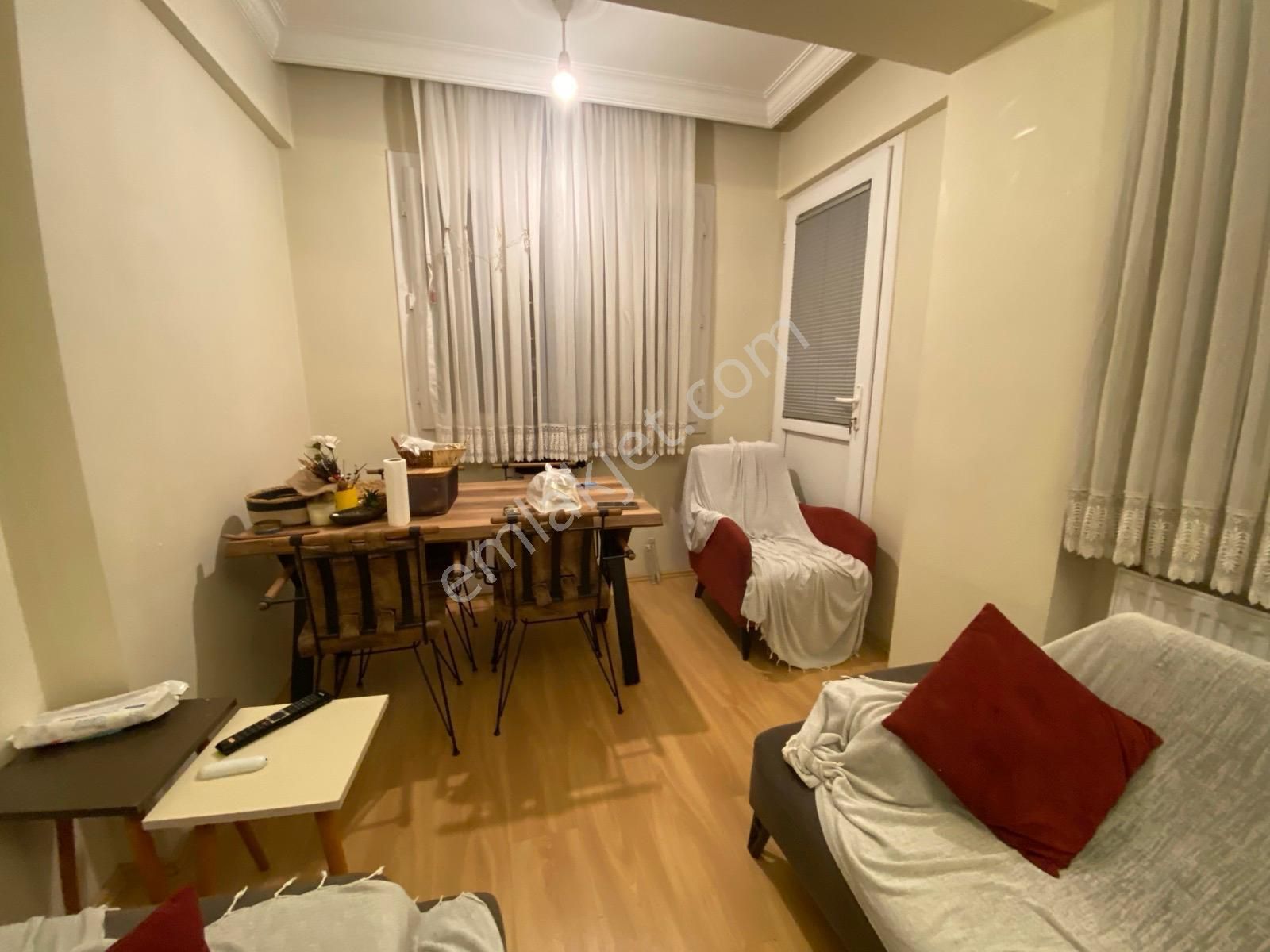 Yeşilyurt Mit. Loj. Karşısı Otoparklı Genç Bina'da Köşe 1+1 - Görsel 3