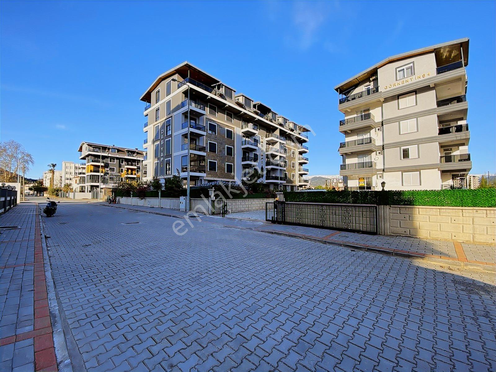 Denize Ve Tropik Parka Yakın Full Eşyalı 1+1 Daire - Görsel 10