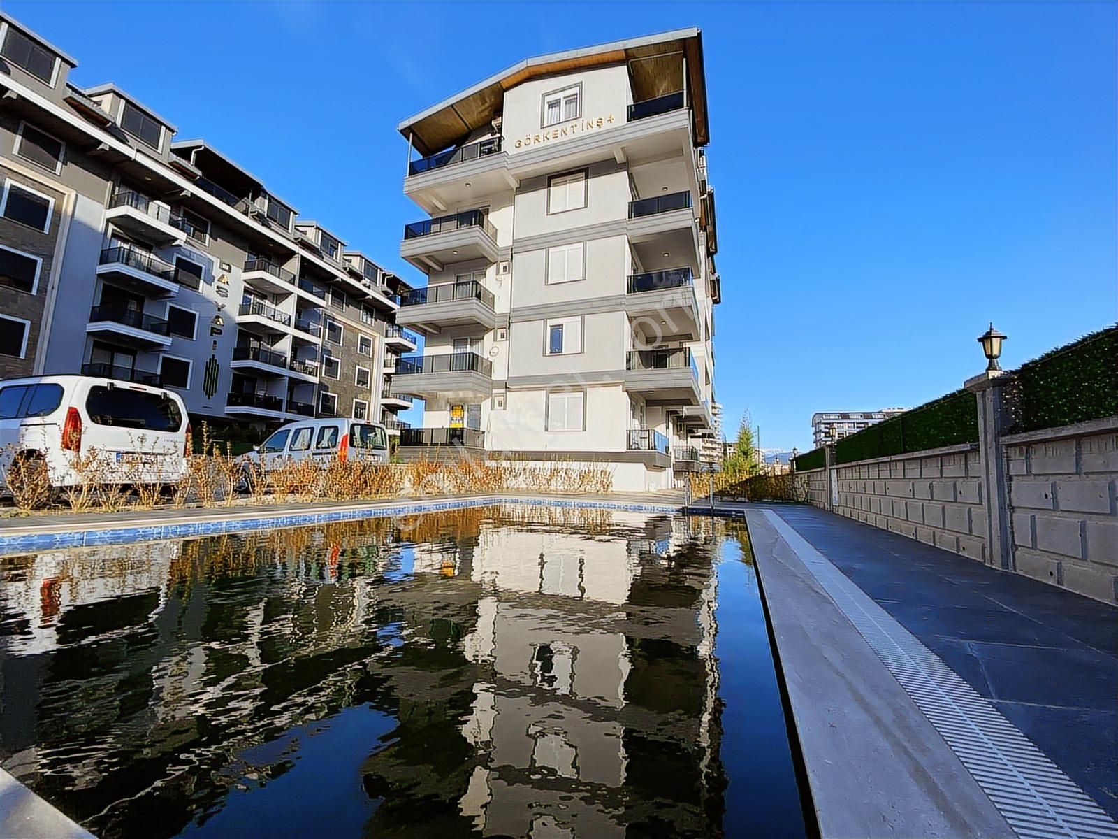 Denize Ve Tropik Parka Yakın Full Eşyalı 1+1 Daire - Görsel 3