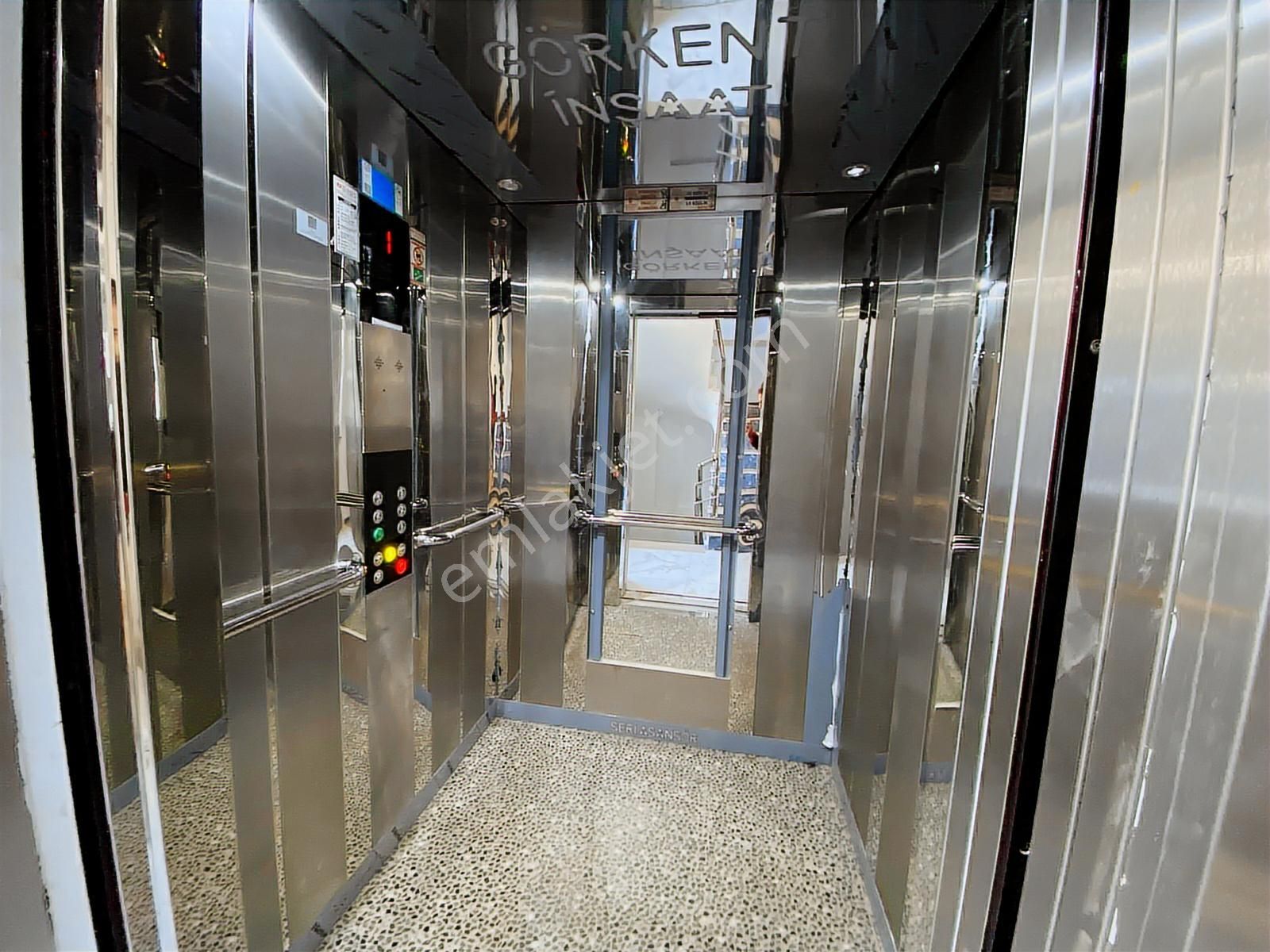 Denize Ve Tropik Parka Yakın Full Eşyalı 1+1 Daire - Görsel 14