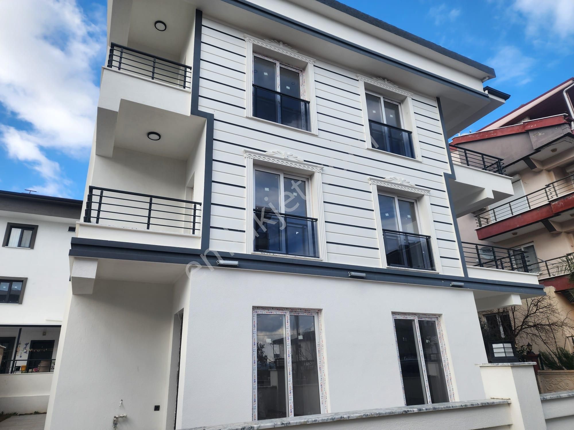 Didim Hisar Mahallesi’nde Müstakil Bahçeli, Geniş Verandalı 2+1 Daire - Fiyat: 4.100.000 Tl - Görsel 2