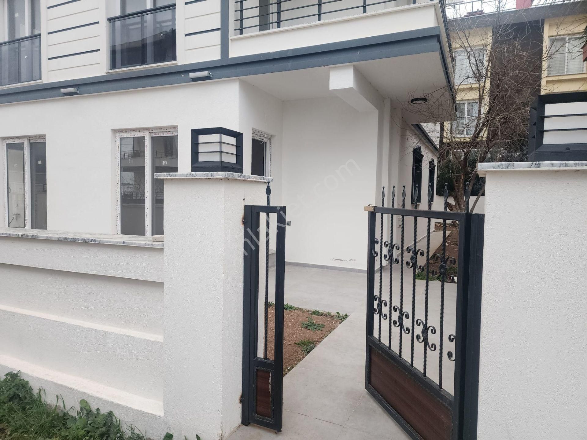 Didim Hisar Mahallesi’nde Müstakil Bahçeli, Geniş Verandalı 2+1 Daire - Fiyat: 4.100.000 Tl - Görsel 3