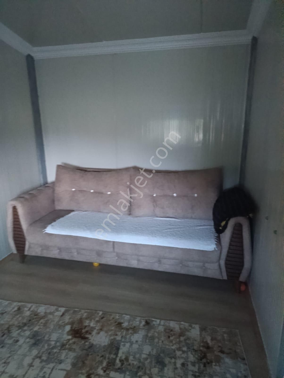 Emlaknomi'den Madenşehri 2000 M2 İçerisinde Ev Var Elektrik Şebeke Suyu Yol Var Etrafı Tel Örgülü - Görsel 13