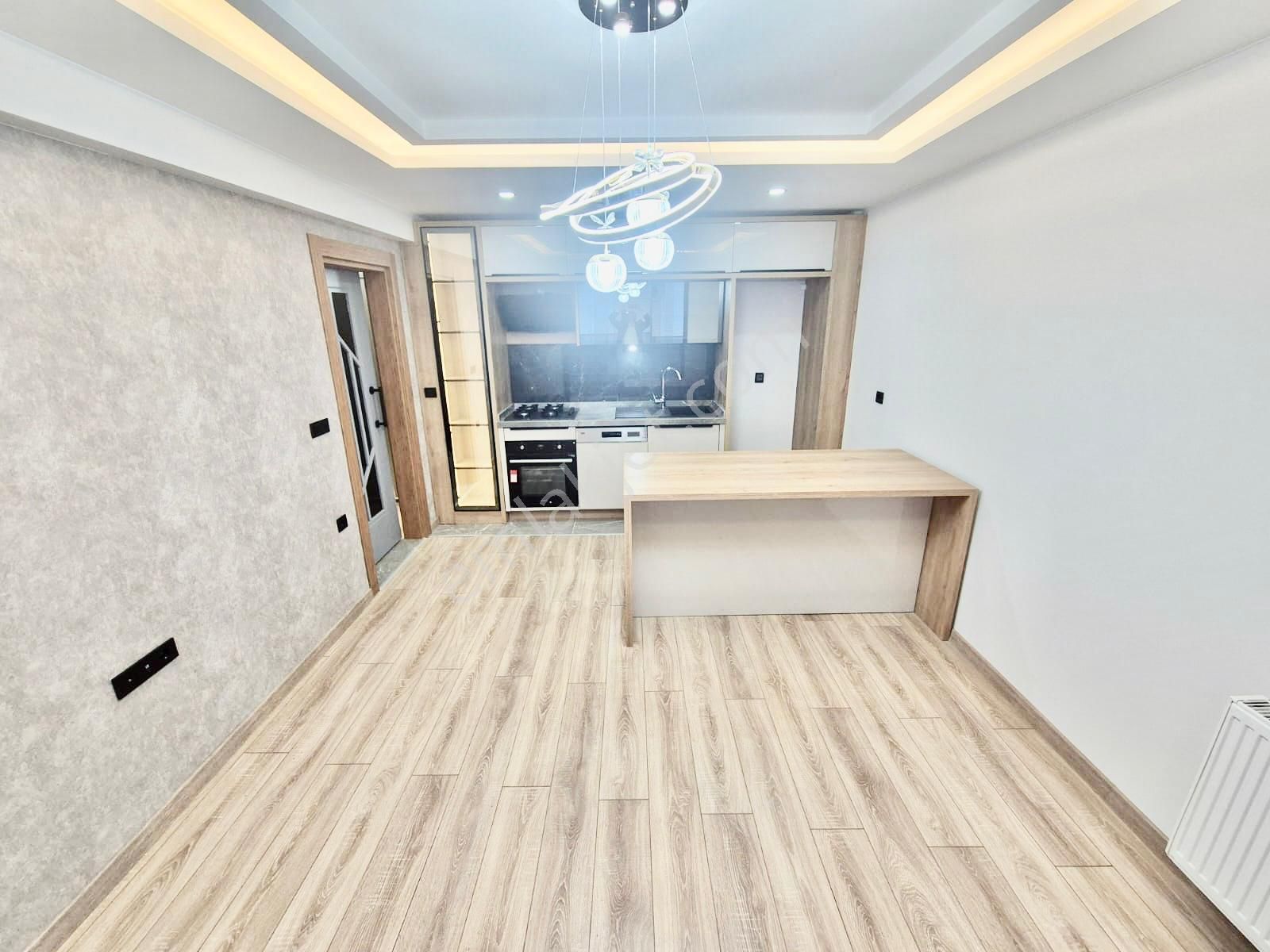 ▓karabuluttan▓lüx Tasarım Arakat & Asansörlü 1 Yaşında 1+1 Satılık Daire