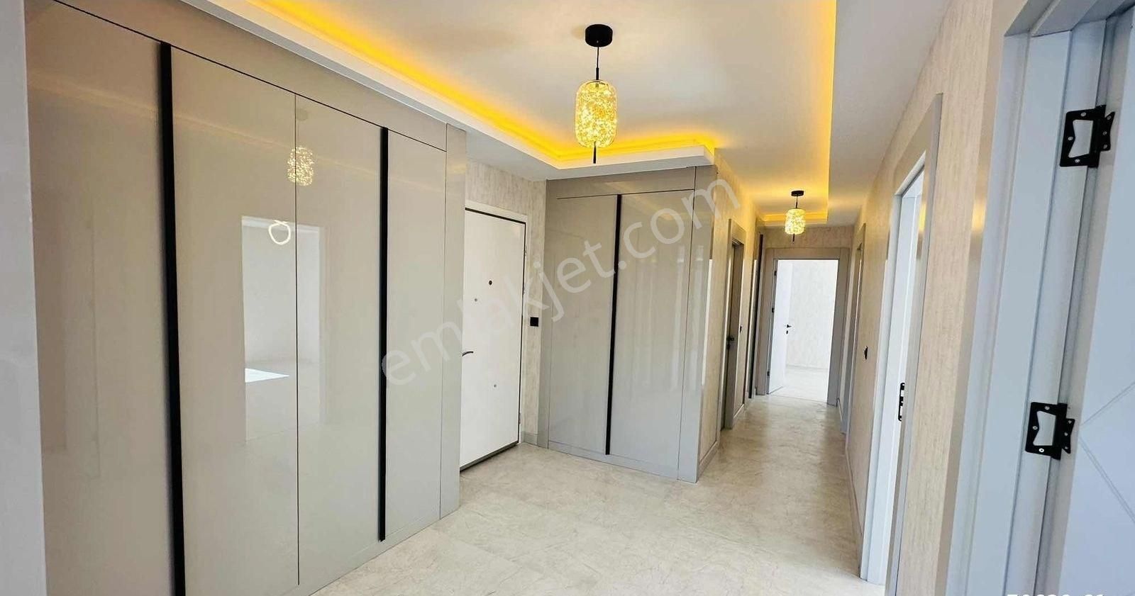 Kc Emlaktan Köşe Başında Site İçerisinde Ultra Lüks 3+1 Daire - Görsel 14