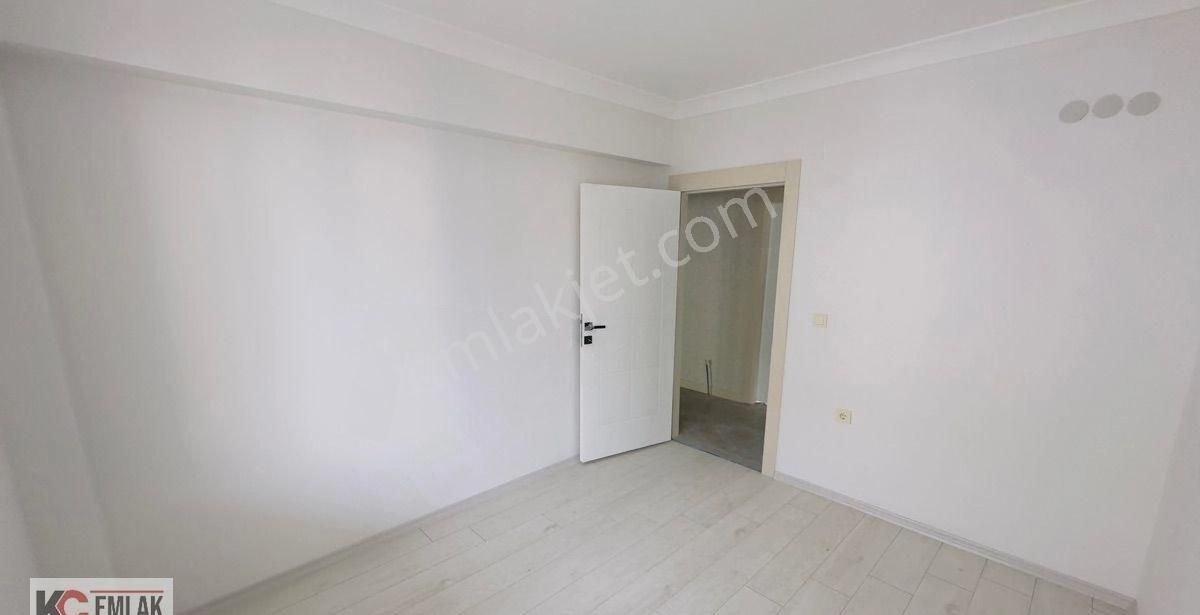 Kc Emlaktan Ara Katta İskanlı Krediye Uygun 140m2 3+1 Merkezi Lokasyonda Fırsat Dairesi - Görsel 18