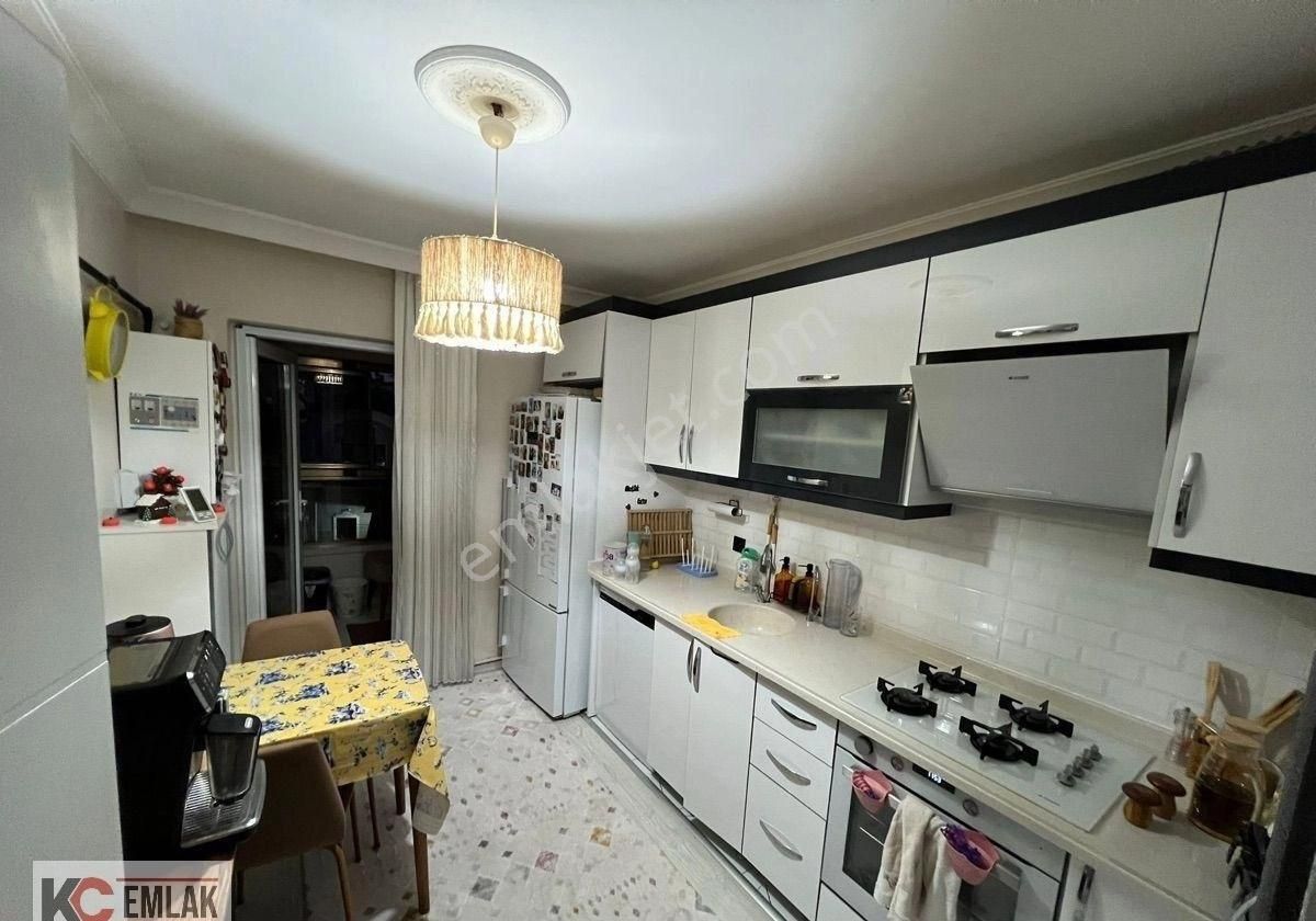 Kc Emlaktan Akşemsettin Mahalesinde Ara Kat 3+1 Masrafsız Daire