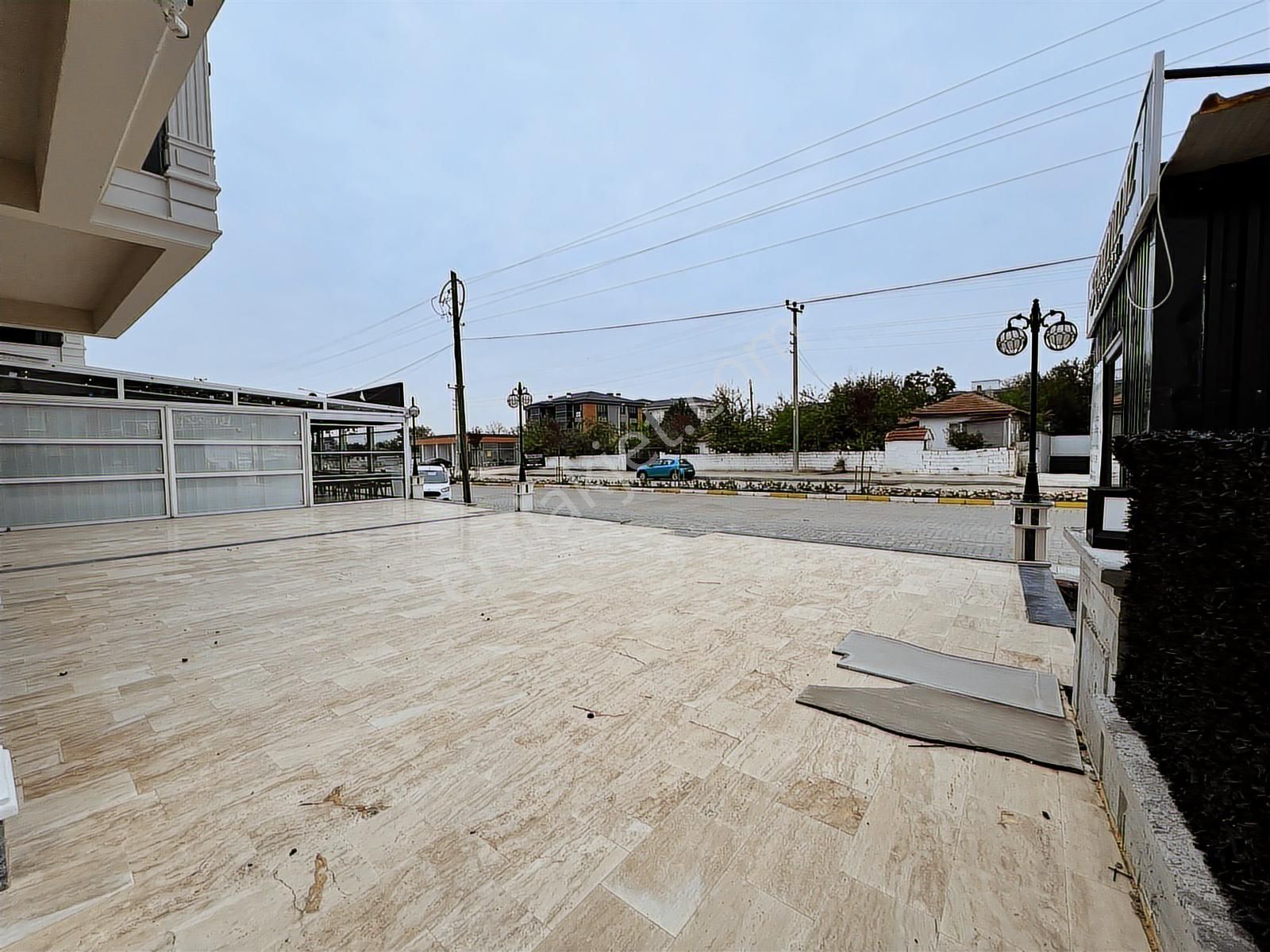 Redstone'den Önerler Mahallesinde 240 M² Kiralık Dükkan - Görsel 2