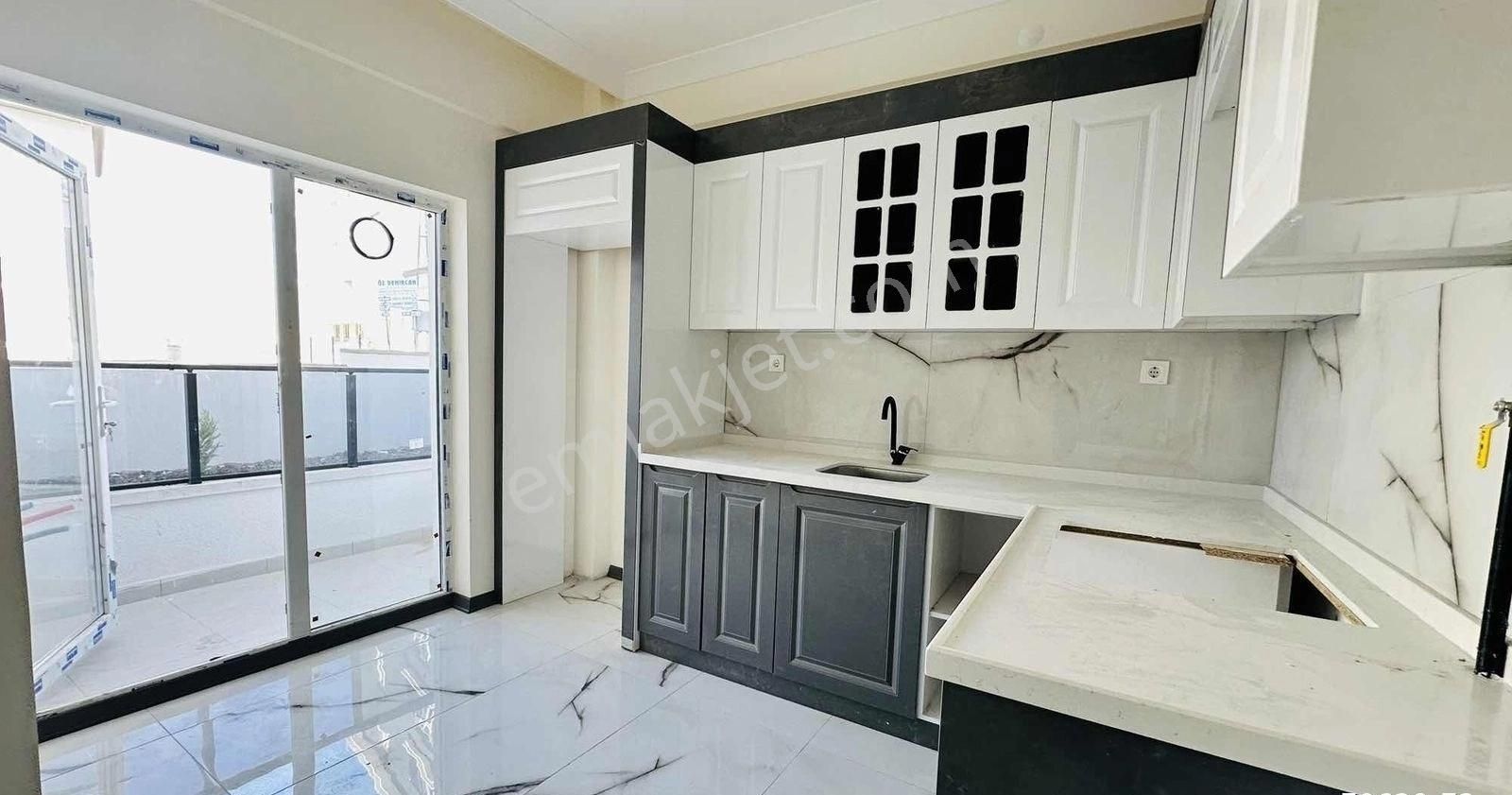 Kc Emlaktan Masrafsız 3+1 Geniş Merkezi Konumda Lüks Daıre