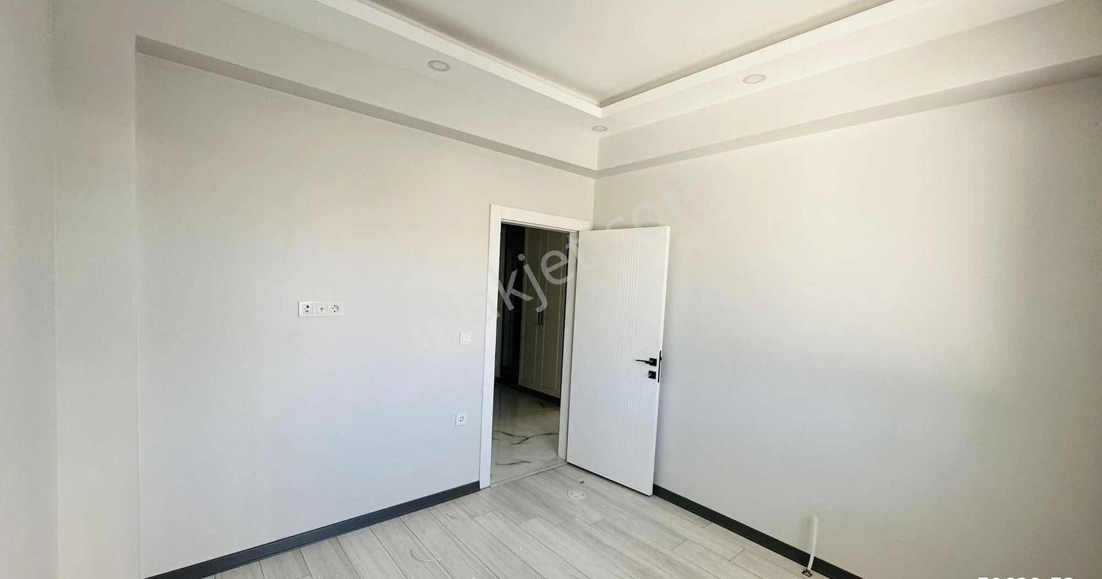 Kc Emlaktan Masrafsız 3+1 Geniş Merkezi Konumda Lüks Daıre - Görsel 32