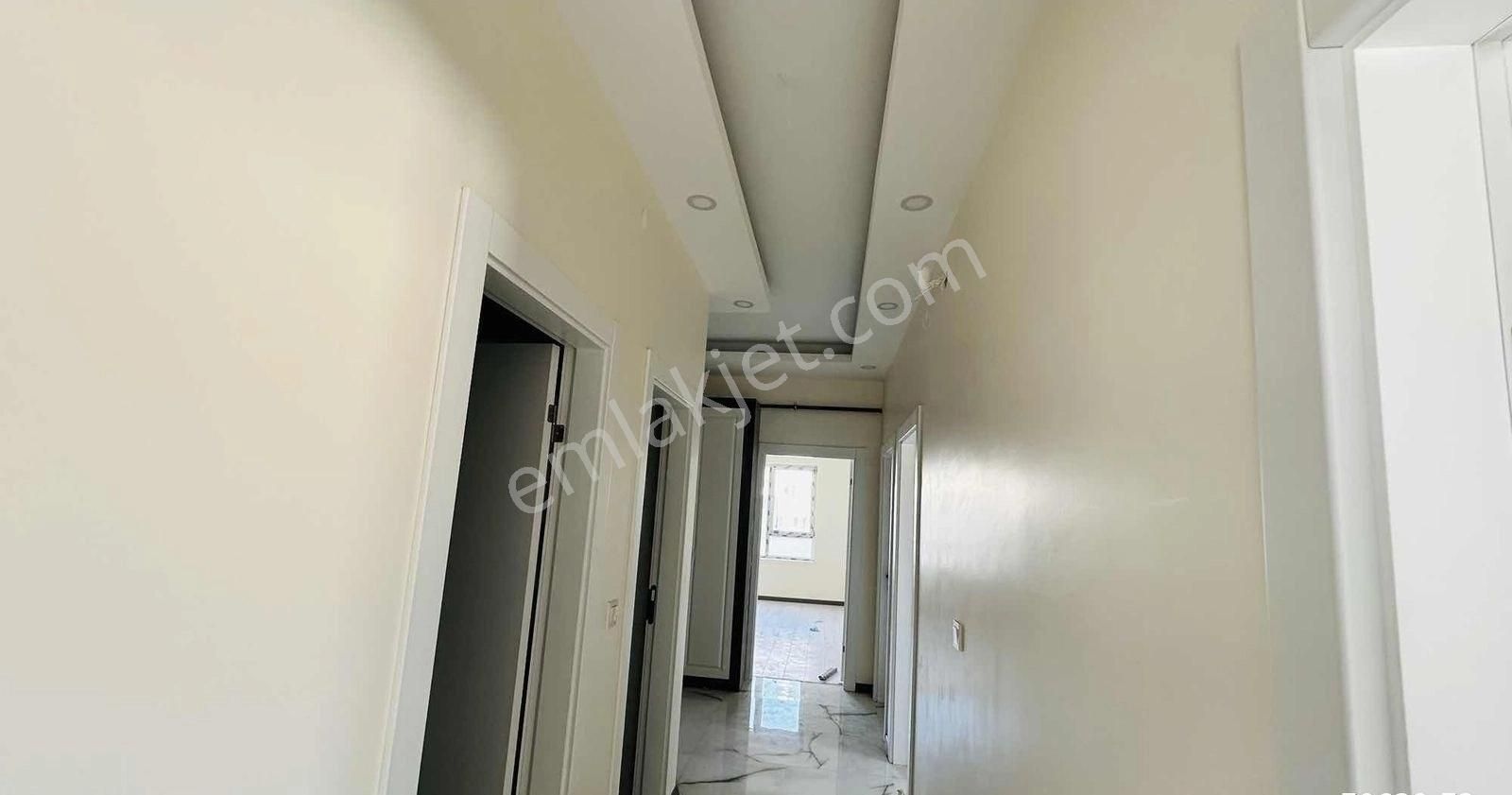 Kc Emlaktan Masrafsız 3+1 Geniş Merkezi Konumda Lüks Daıre - Görsel 8