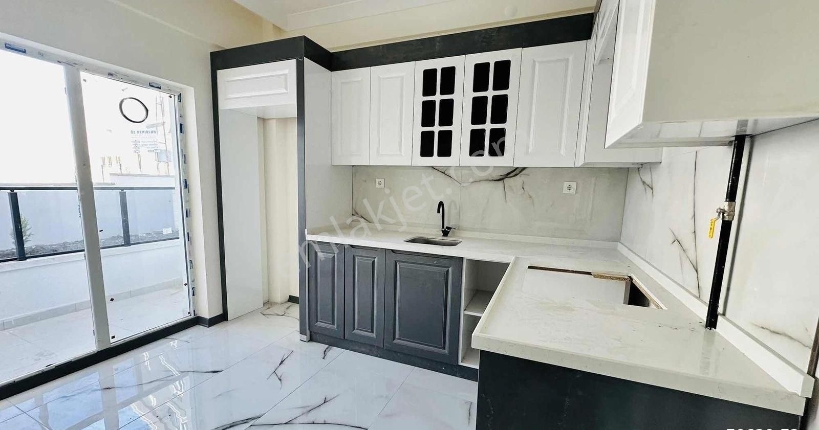 Kc Emlaktan Masrafsız 3+1 Geniş Merkezi Konumda Lüks Daıre - Görsel 6