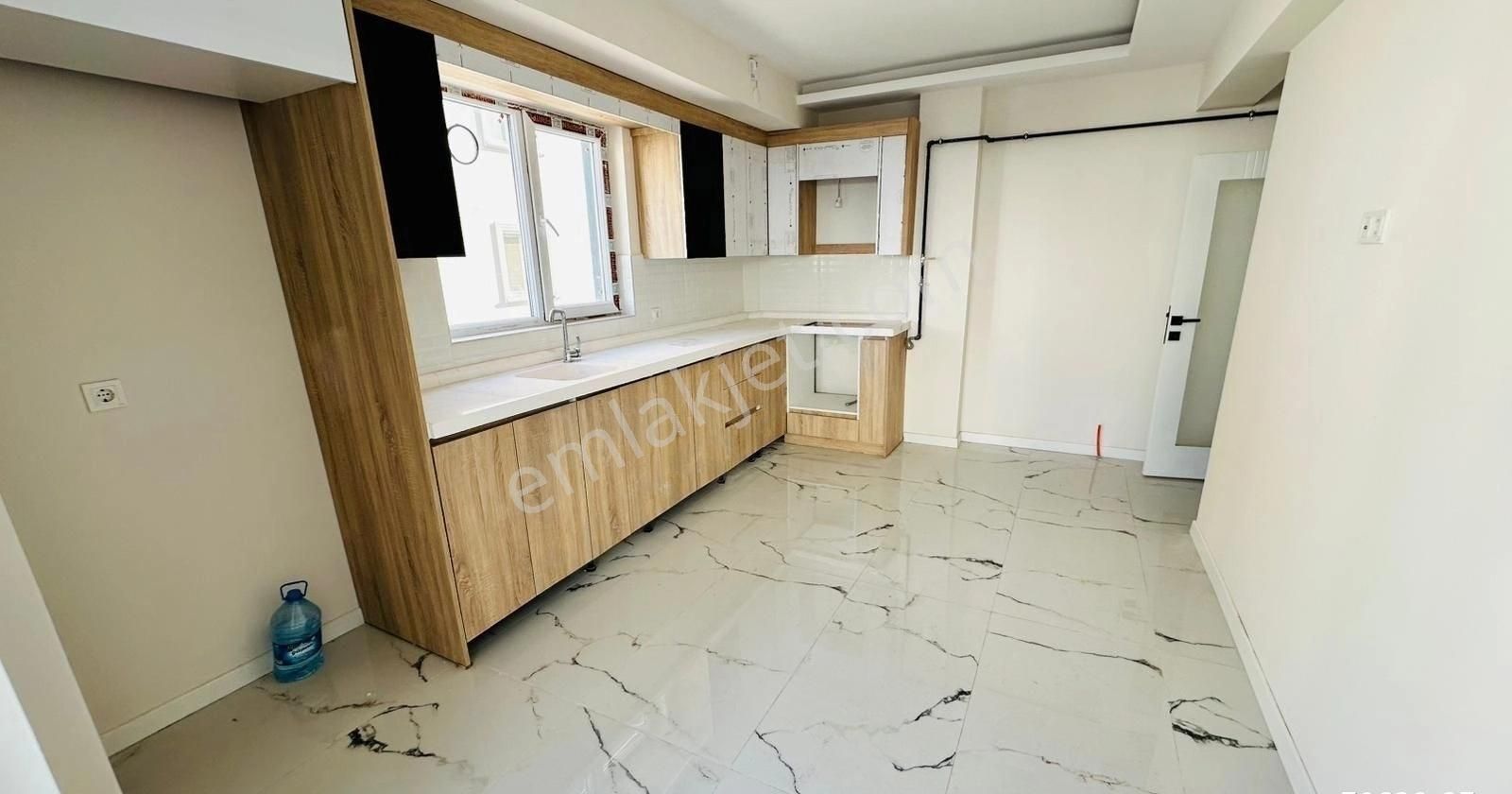 Kc Emlak Gyd 3+1 Katta 125 M2 Merkezi Konumda Krediye Uygun Sıfr