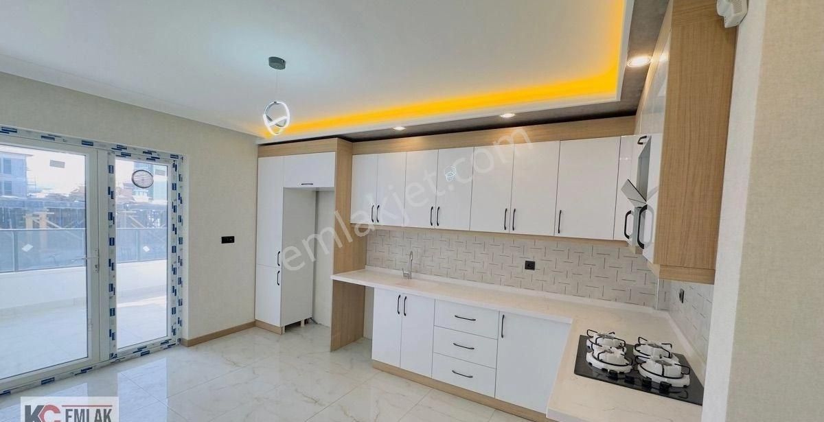 Kc Emlaktan İskanlı Yeni Hastane Yanı Çift Balkonlu Ara Katta 170m2 4+1 Lüks Daire - Görsel 6