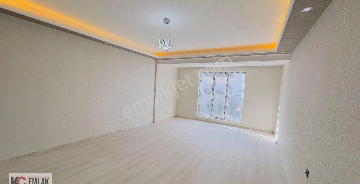 Kc Emlaktan İskanlı Yeni Hastane Yanı Çift Balkonlu Ara Katta 170m2 4+1 Lüks Daire - Görsel 12