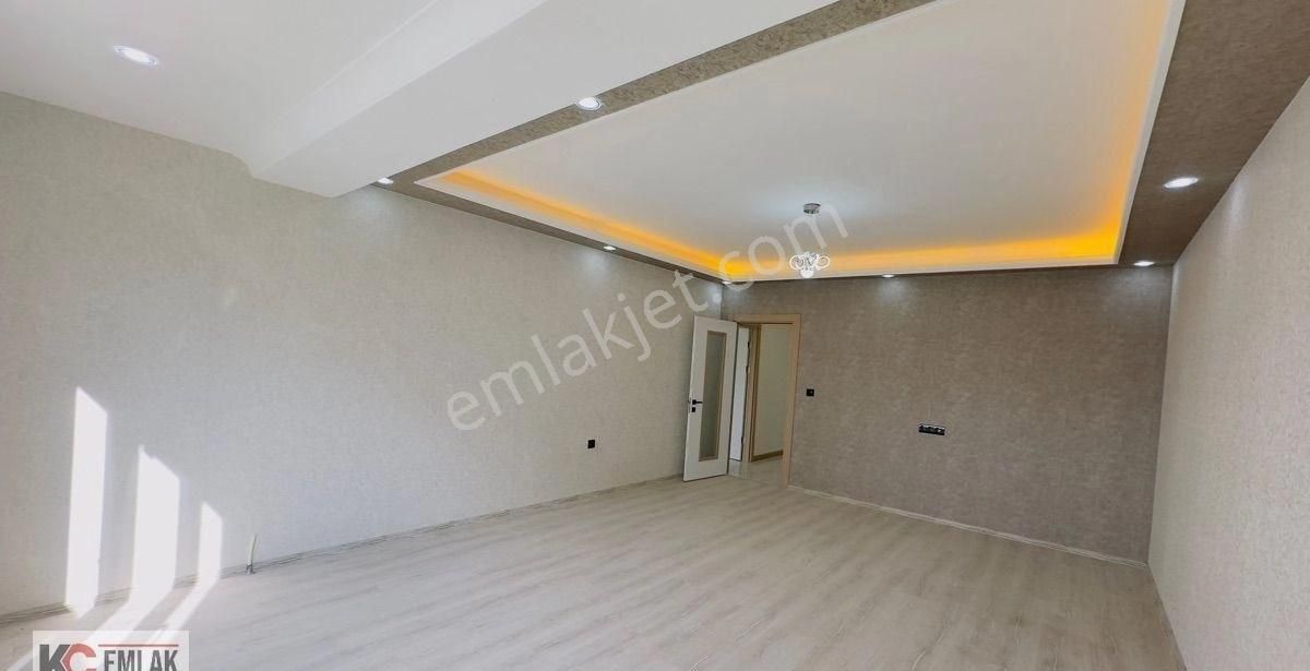 Kc Emlaktan İskanlı Yeni Hastane Yanı Çift Balkonlu Ara Katta 170m2 4+1 Lüks Daire - Görsel 9