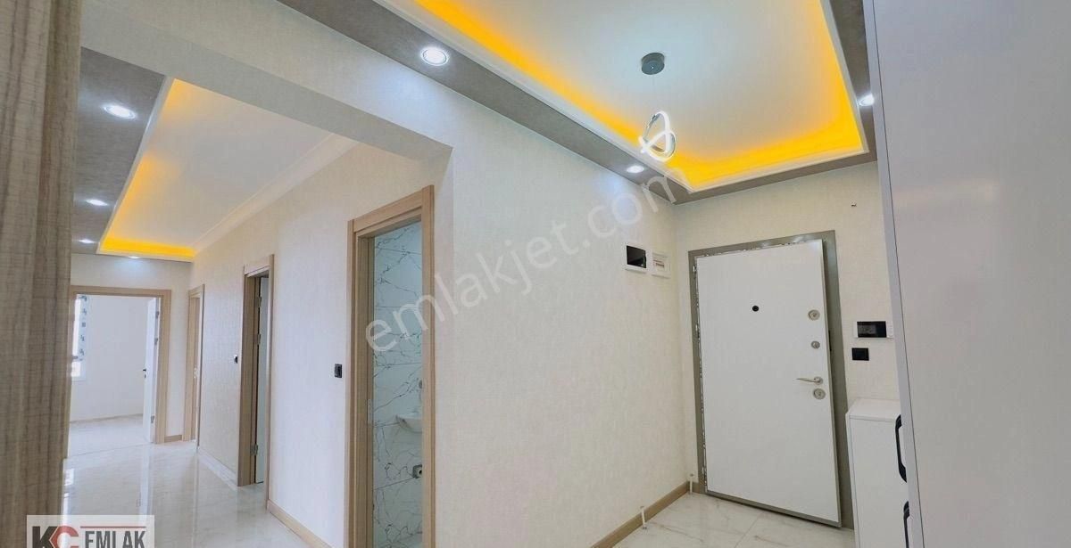 Kc Emlaktan İskanlı Yeni Hastane Yanı Çift Balkonlu Ara Katta 170m2 4+1 Lüks Daire - Görsel 21