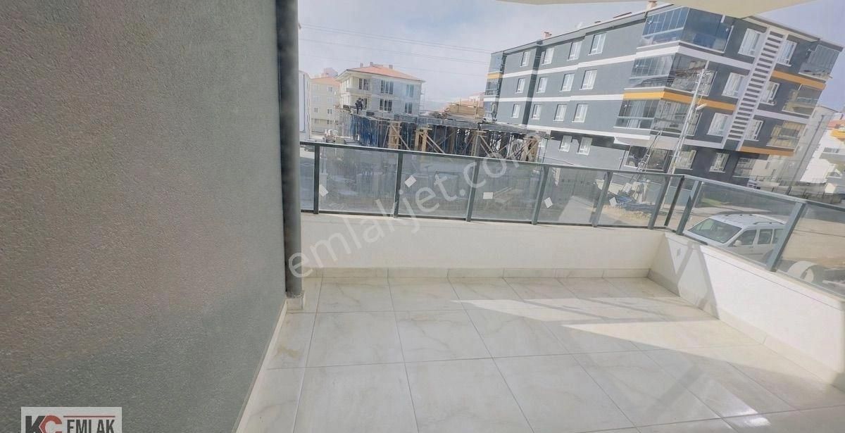 Kc Emlaktan İskanlı Yeni Hastane Yanı Çift Balkonlu Ara Katta 170m2 4+1 Lüks Daire - Görsel 34