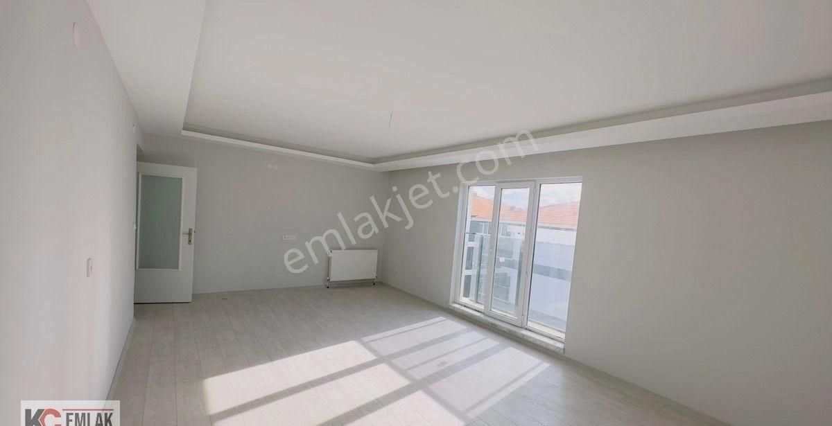 Kc Emlaktan İskanlı Son Kat 145m2 Masrafsız 3+1 Daire - Görsel 32