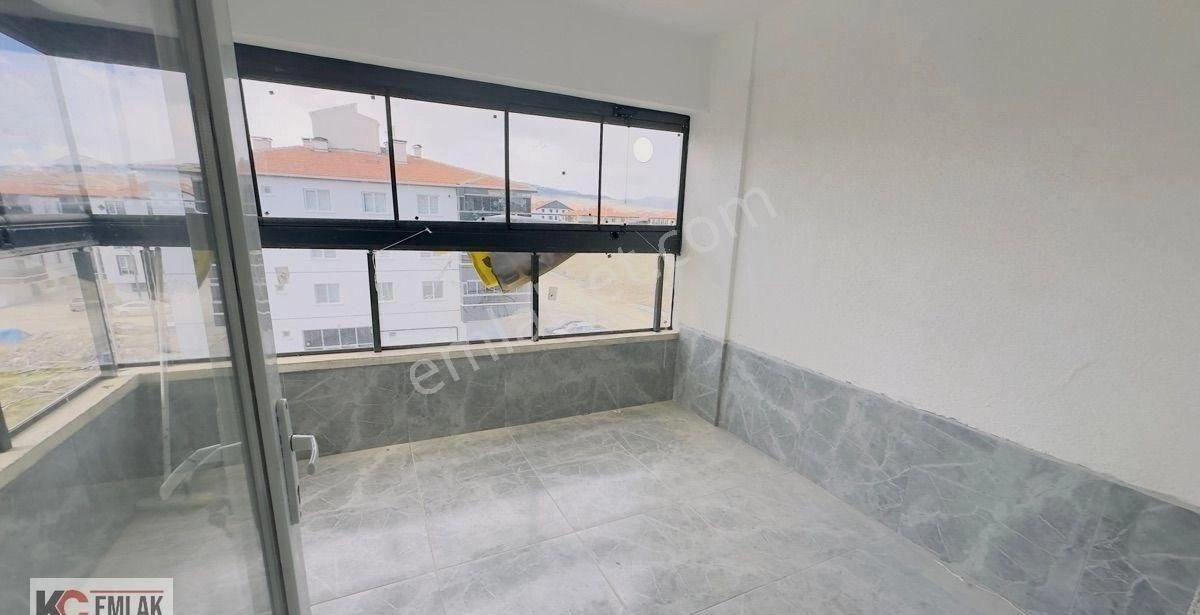 Kc Emlaktan İskanlı Son Kat 145m2 Masrafsız 3+1 Daire - Görsel 22