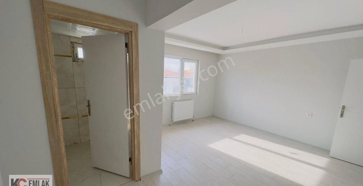 Kc Emlaktan İskanlı Son Kat 145m2 Masrafsız 3+1 Daire - Görsel 19