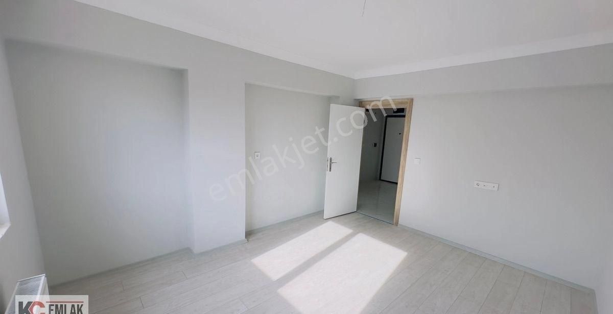 Kc Emlaktan İskanlı Son Kat 145m2 Masrafsız 3+1 Daire - Görsel 31