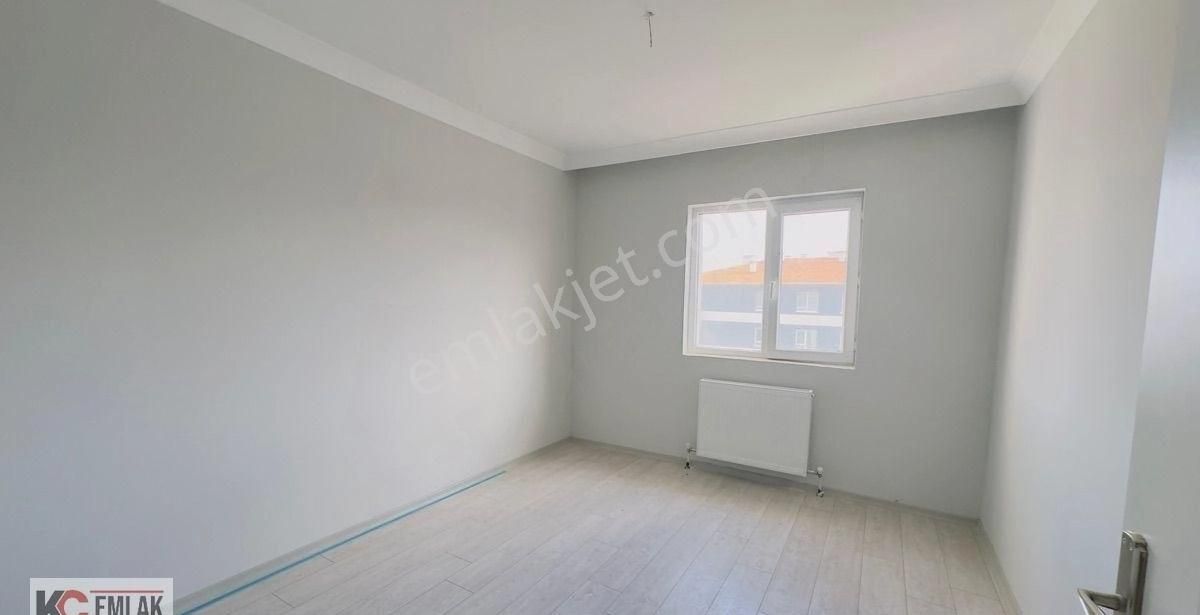 Kc Emlaktan İskanlı Son Kat 145m2 Masrafsız 3+1 Daire - Görsel 12