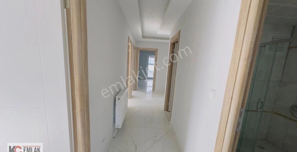 Kc Emlaktan İskanlı Son Kat 145m2 Masrafsız 3+1 Daire - Görsel 17