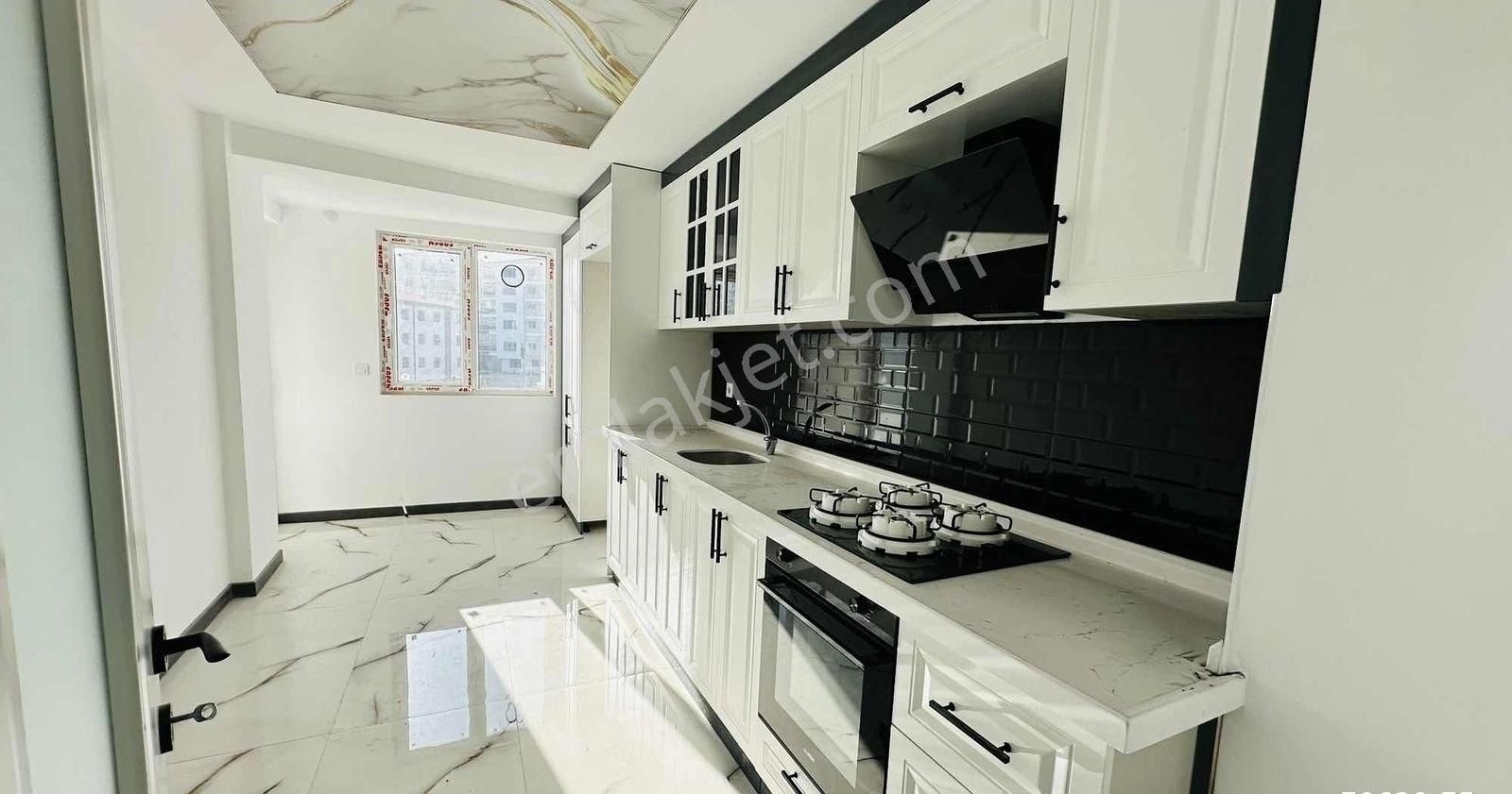 Kc Emlaktan Mükemmel Lokasyonda 160m2 4+1 Ara Kat Lüks Daıre - Görsel 20