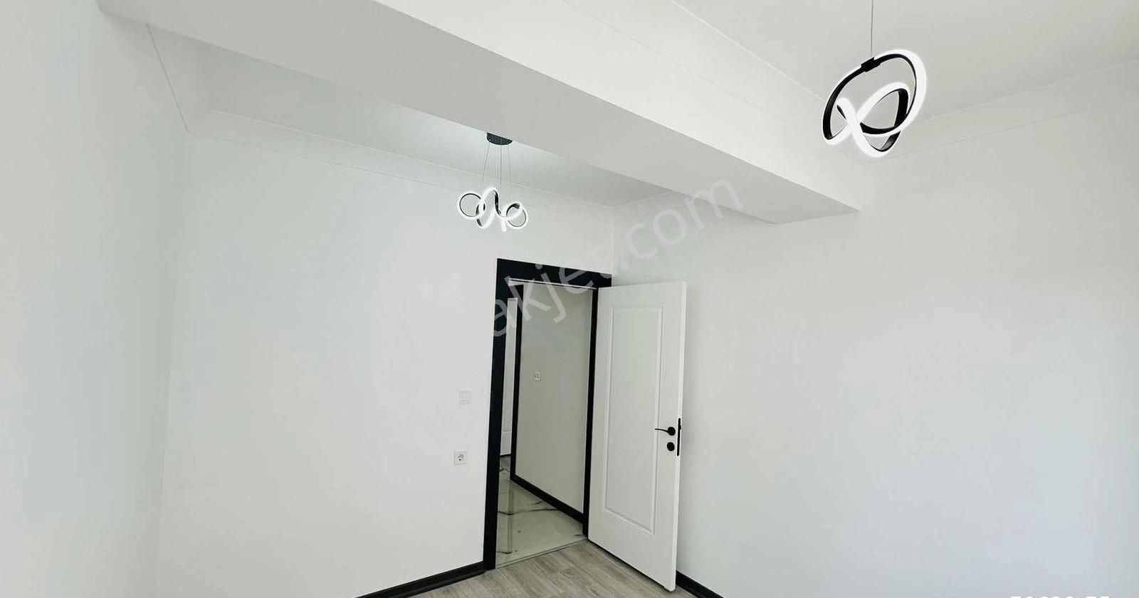 Kc Emlaktan Mükemmel Lokasyonda 160m2 4+1 Ara Kat Lüks Daıre - Görsel 8