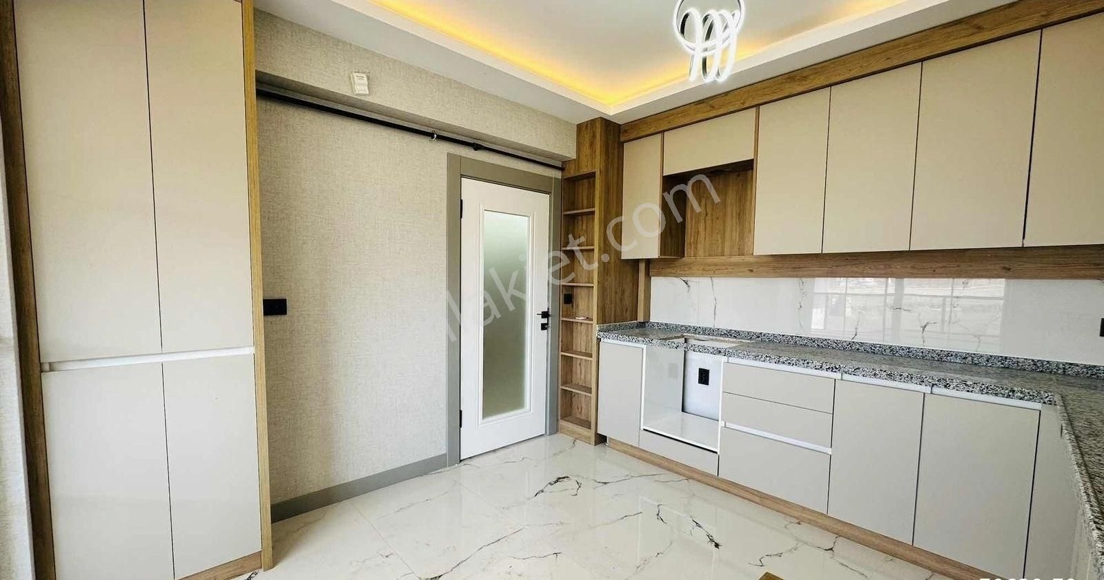 Kc Emlaktan Ara Katta Park Çepheli 3+1 130m2 Lüks Daire - Görsel 3